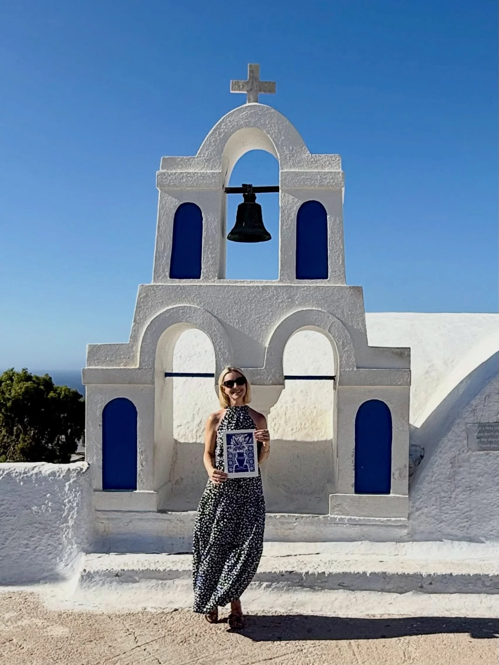 Beautiful Santorini 💙🇬🇷 I&rsquo;ve been dreaming about blue domed churches and views of the caldera for months and it didn&rsquo;t disappoint. Yes, in some areas it&rsquo;s difficult to move for tourists, but it wasn&rsquo;t much effort at all to 