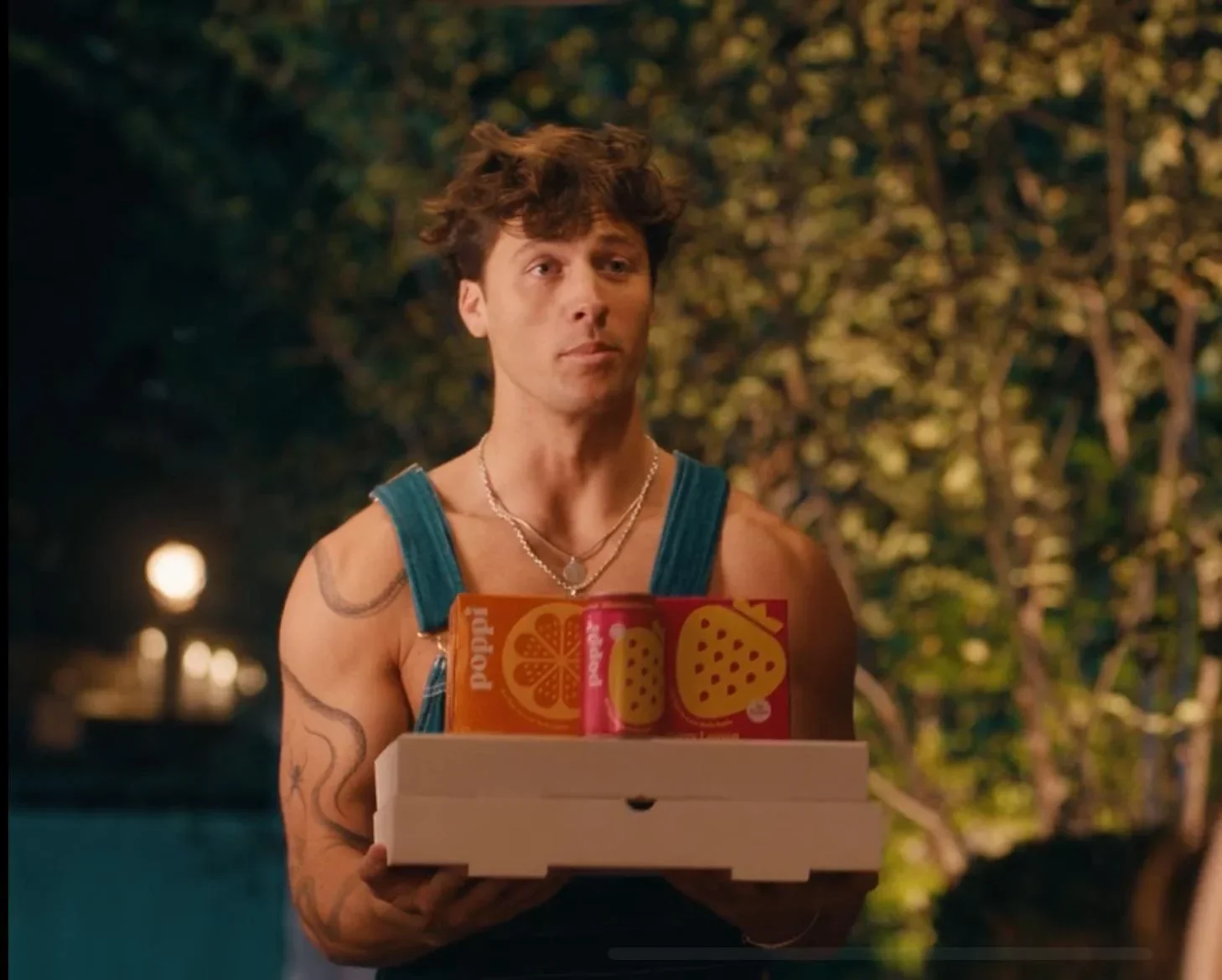 anyone-see-robs-cameo-on-the-poppi-commercial-v0-2plsqls488ie1.webp