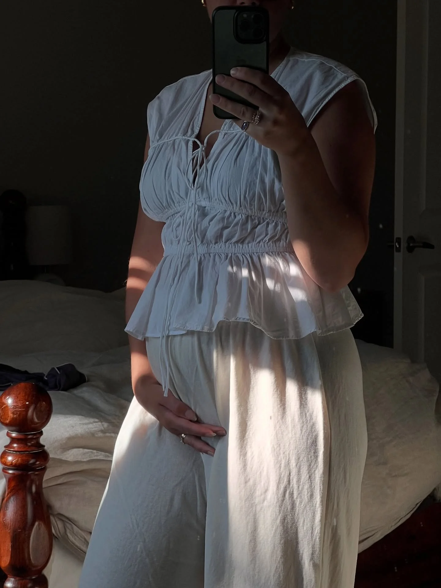 ✨ A little personal announcement!! ✨

A sweet babe is joining the team over here at Sunday Love! We are very excited about this new addition, this baby is going to be surrounded by love and flowers! What could be better! 🥰

As we are expecting in De