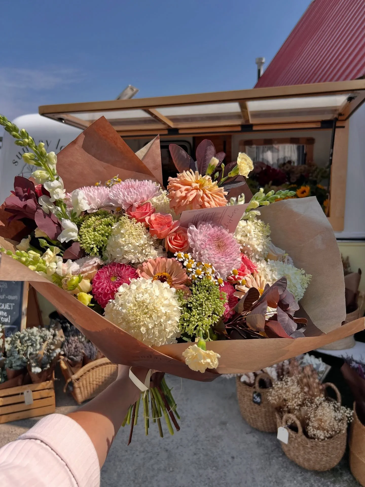 SEPTEMBER SCHEDULE

One of my favourite months for flowers as all of the local flowers are just thriving! And the dreamiest season begins&hellip;Autumn! 🍂

We have a fairly consistent schedule this month which we love. September often calls for rout