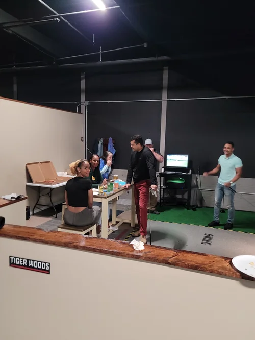 Tee Up Taproom - Photo 6