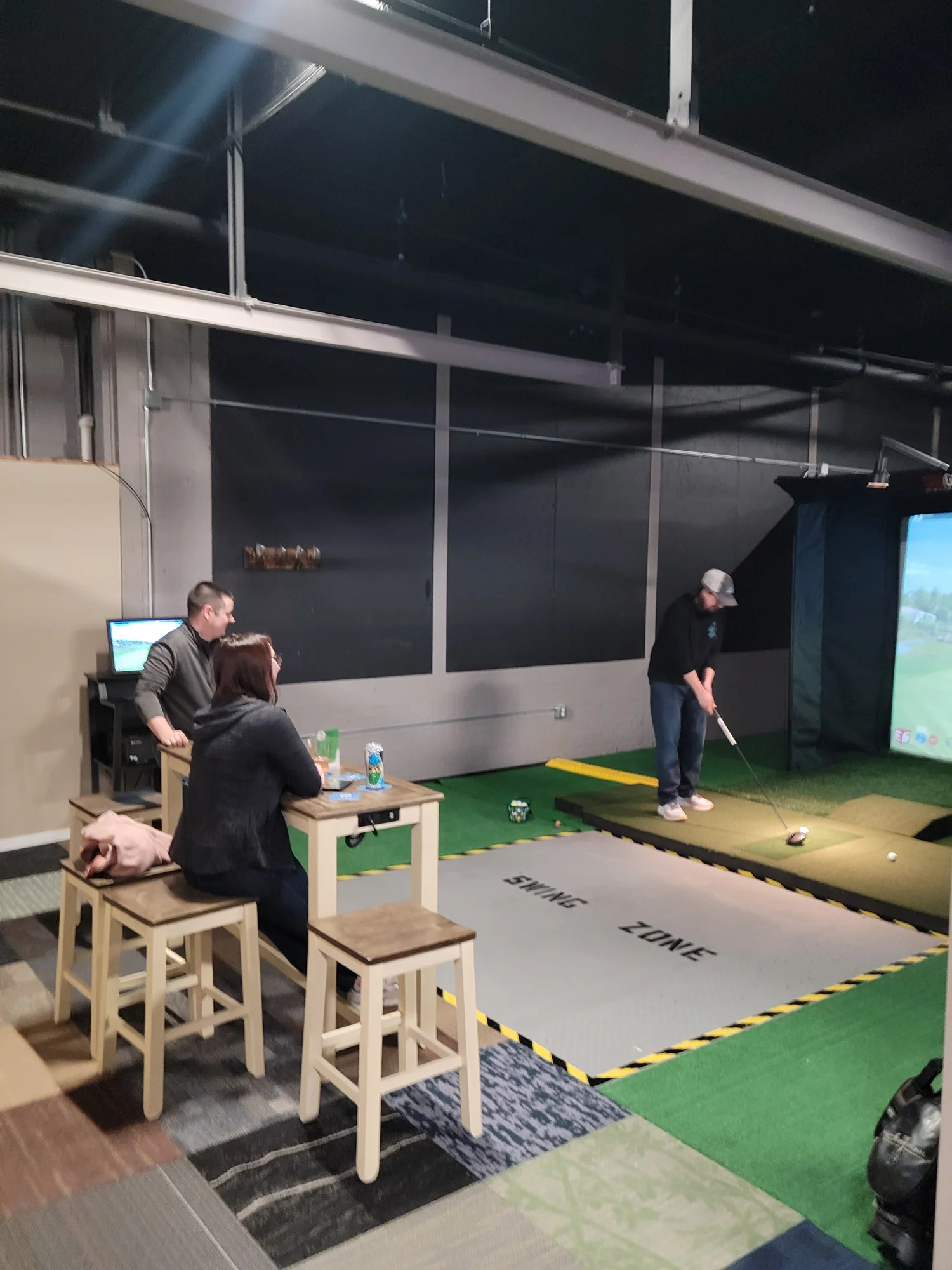 Tee Up Taproom - Photo 2