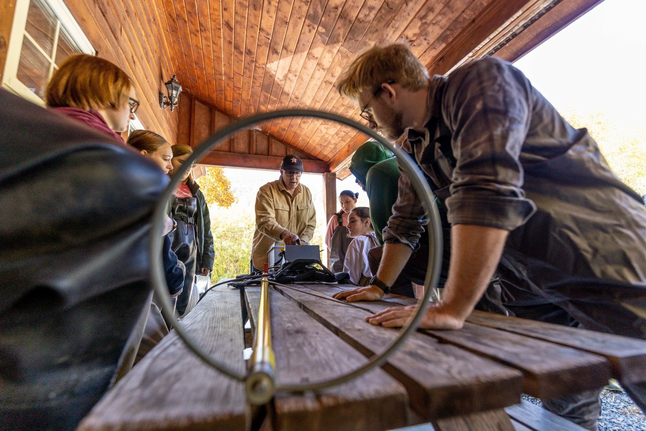 Thorpe Halloran prepares his class for
electro fishing in the Elk River near campus.