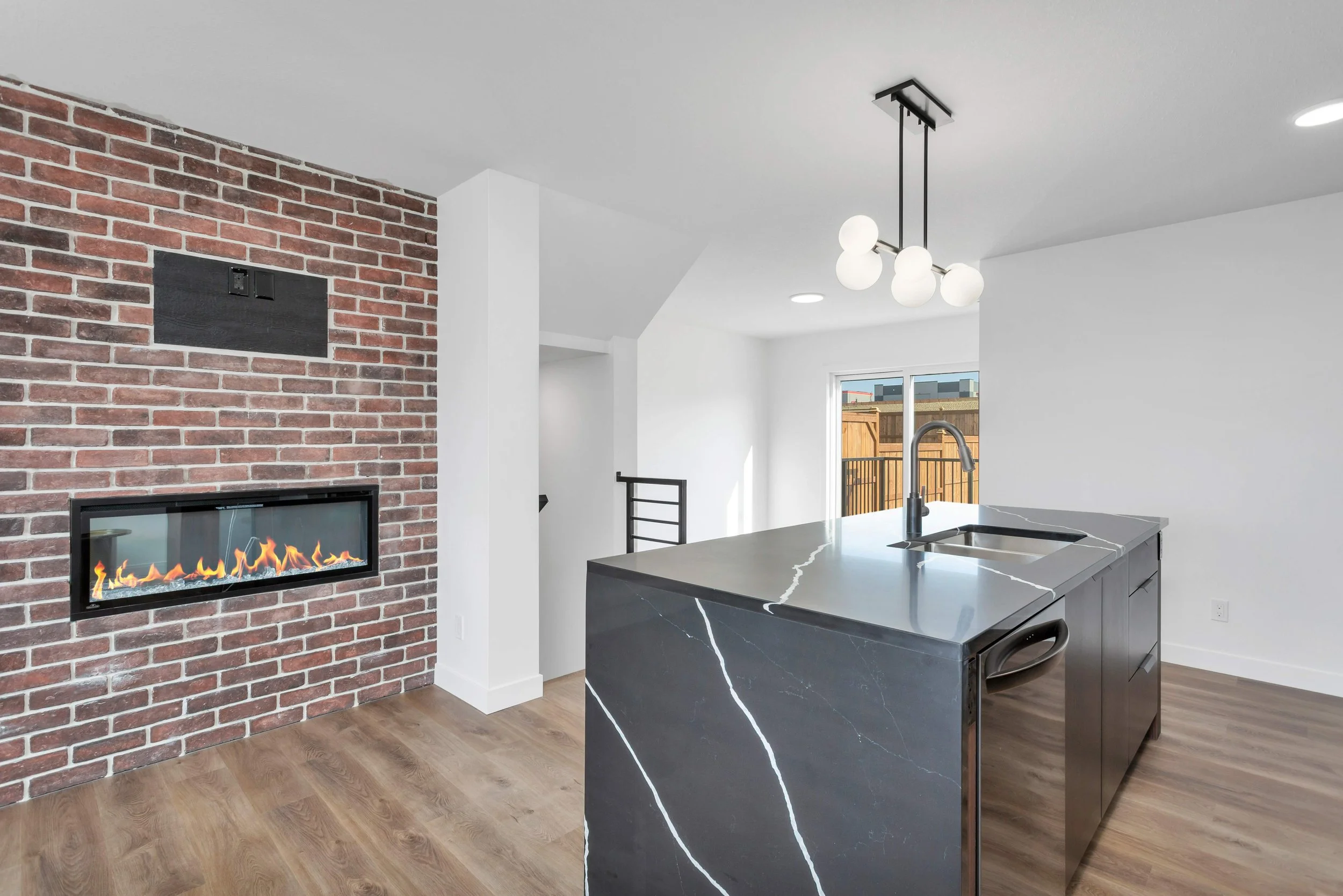 16 Violet Point, Sylvan Lake AB (11).jpg