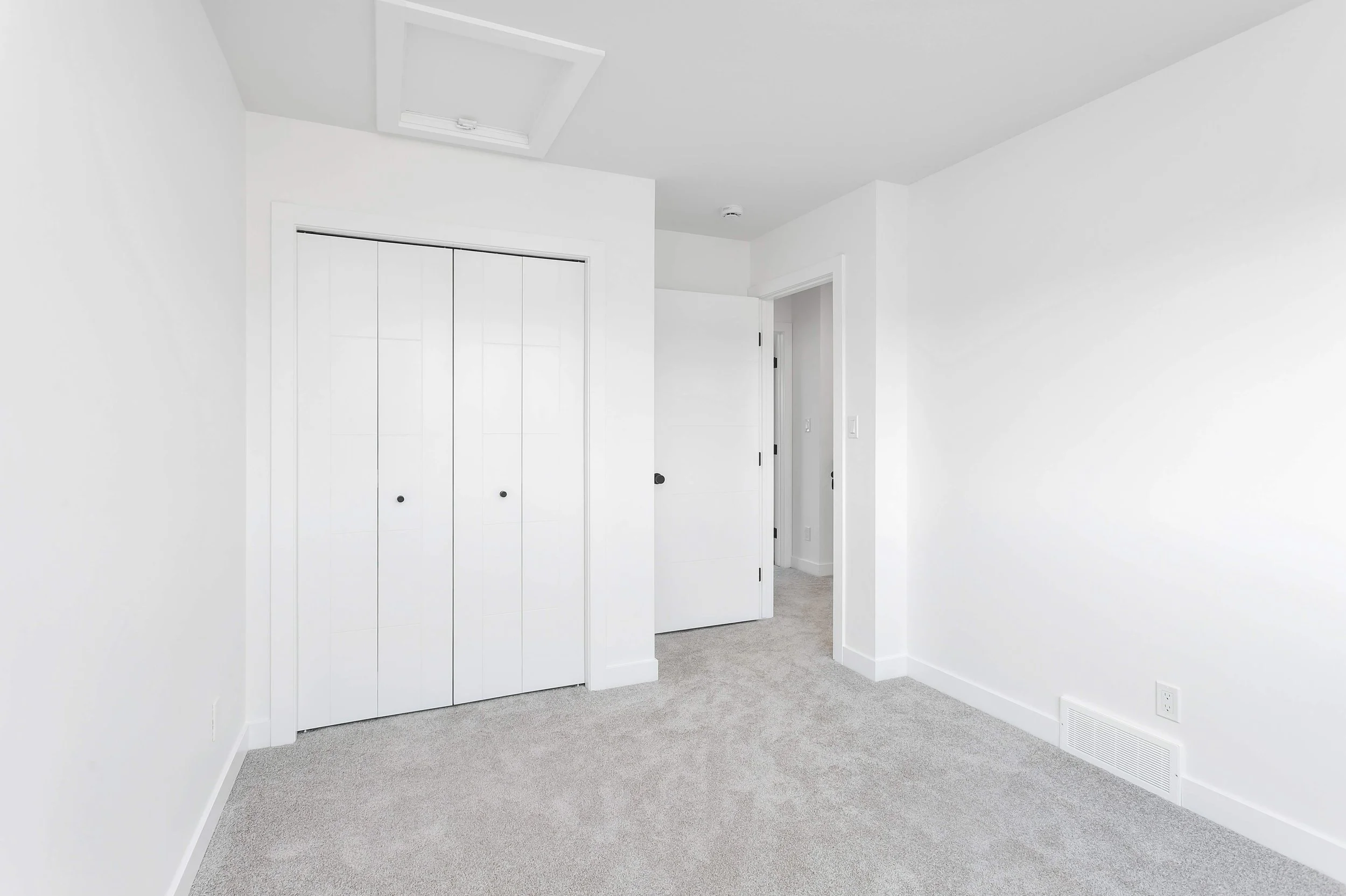 16 Violet Point, Sylvan Lake AB (36).jpg