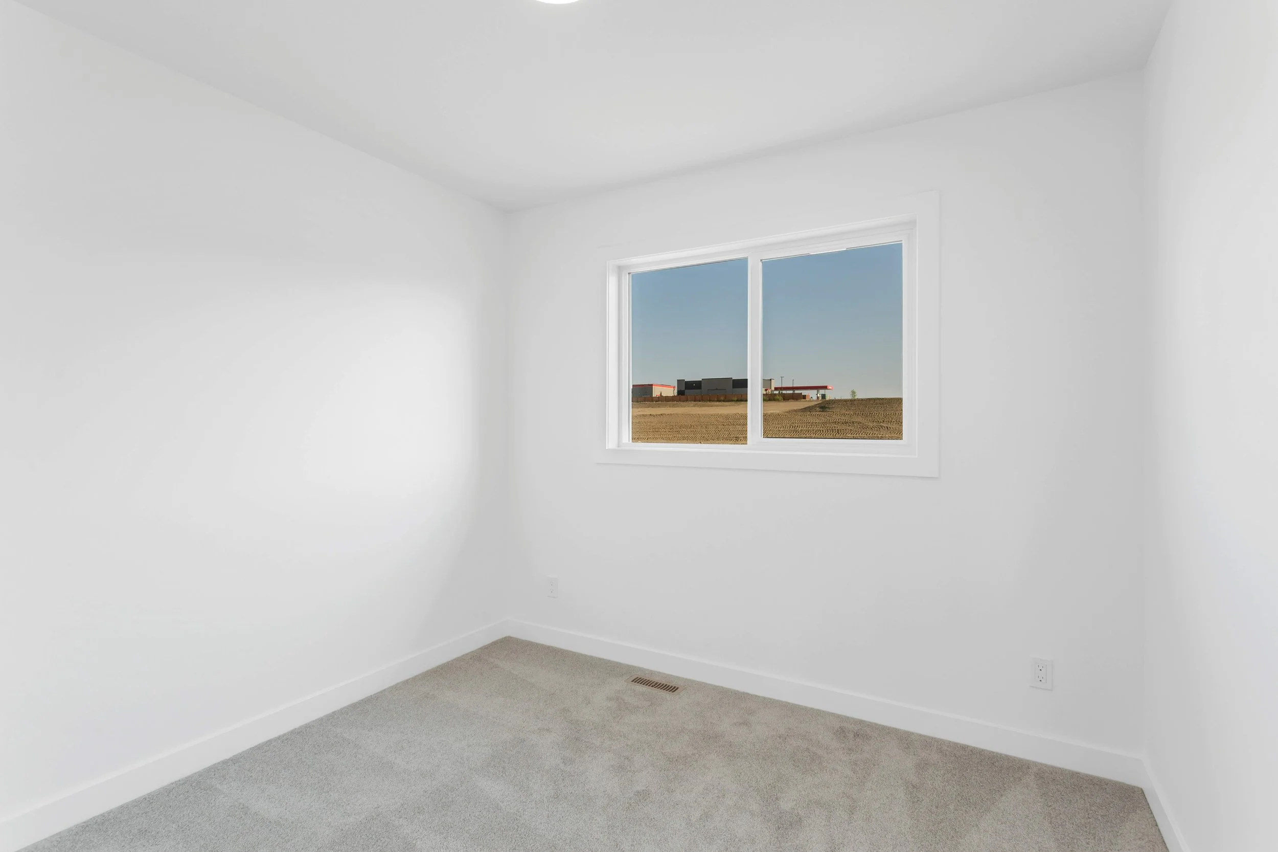16 Violet Point, Sylvan Lake AB (38).jpg