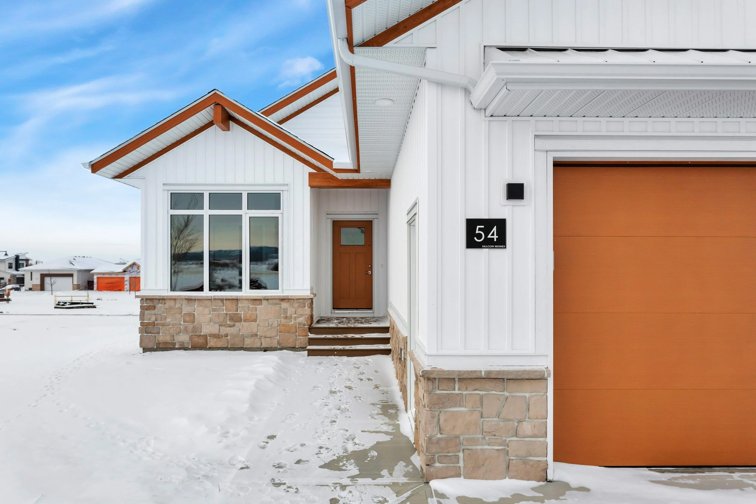 Red Deer - 54 Tarzwell Avenue - Immediate Possession