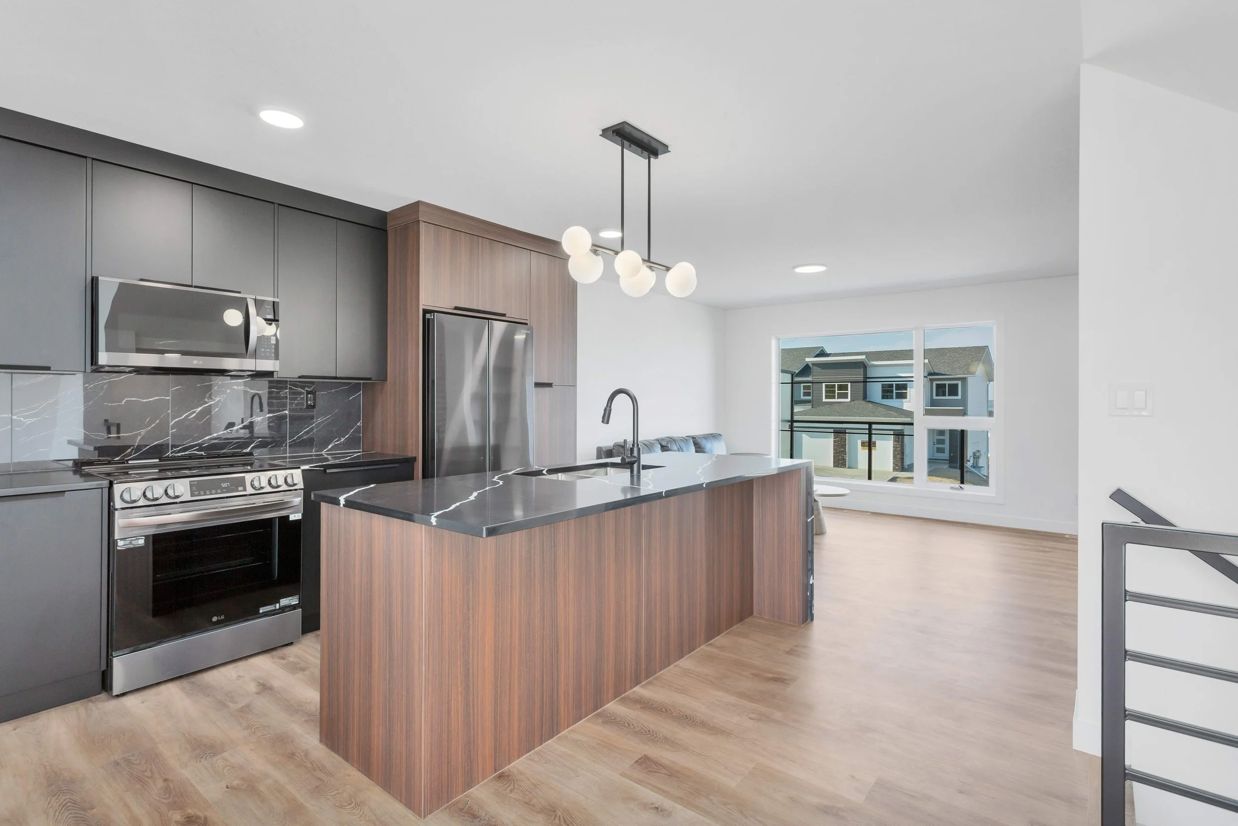 16 Violet Point, Sylvan Lake AB (9).jpg