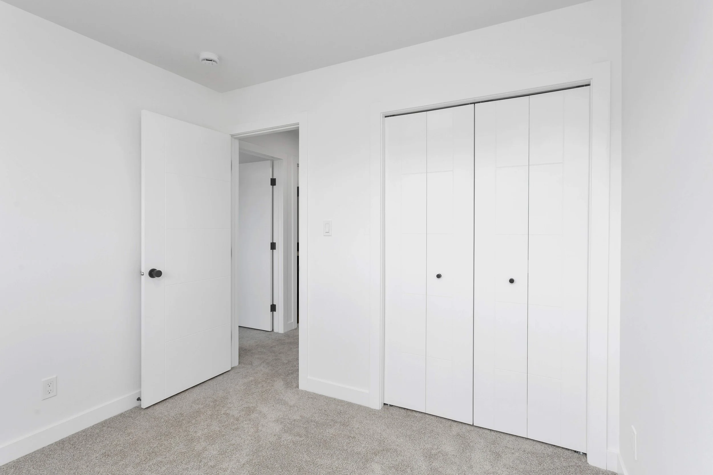 16 Violet Point, Sylvan Lake AB (39).jpg