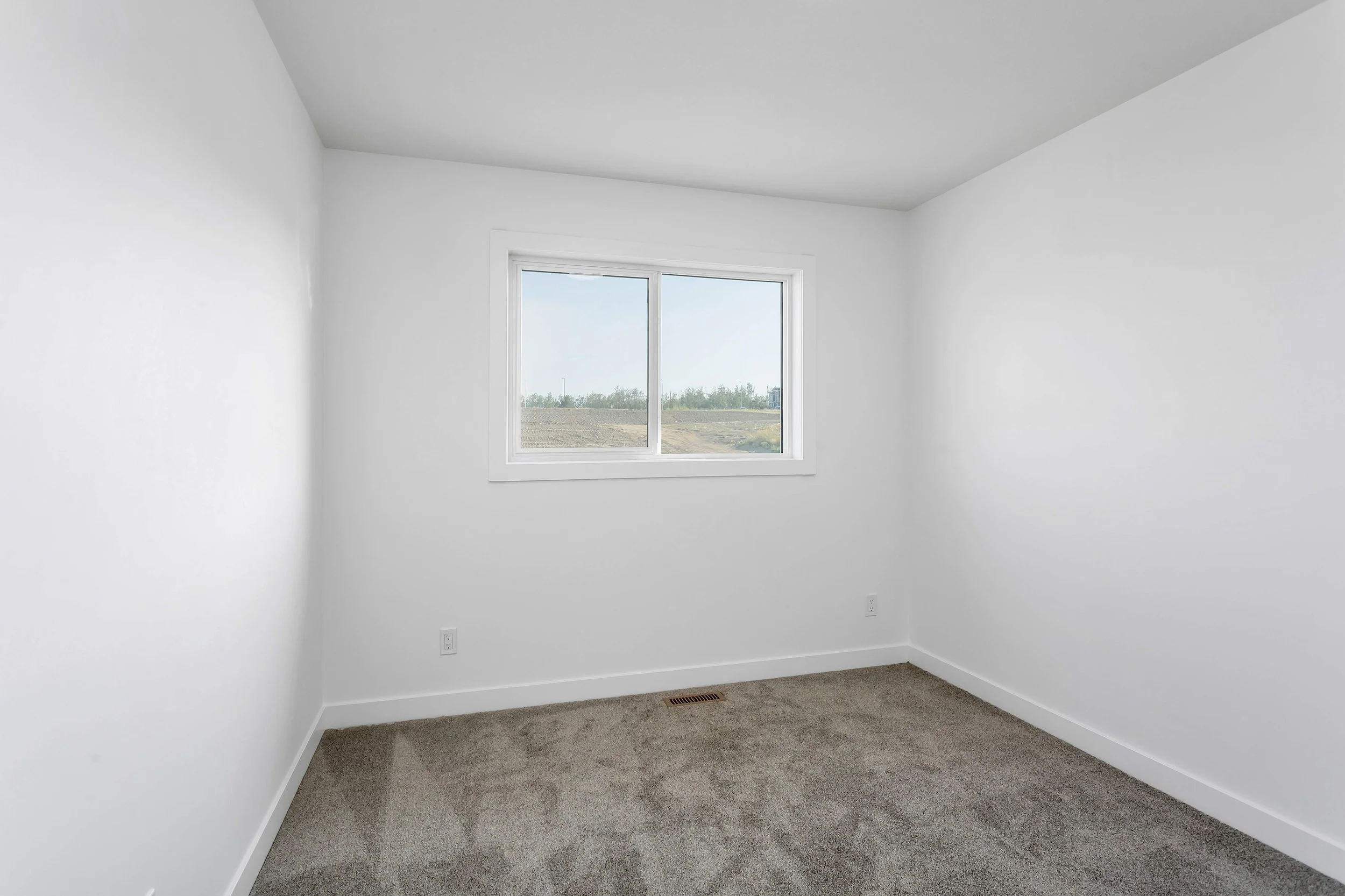 16 Violet Point, Sylvan Lake AB (35).jpg