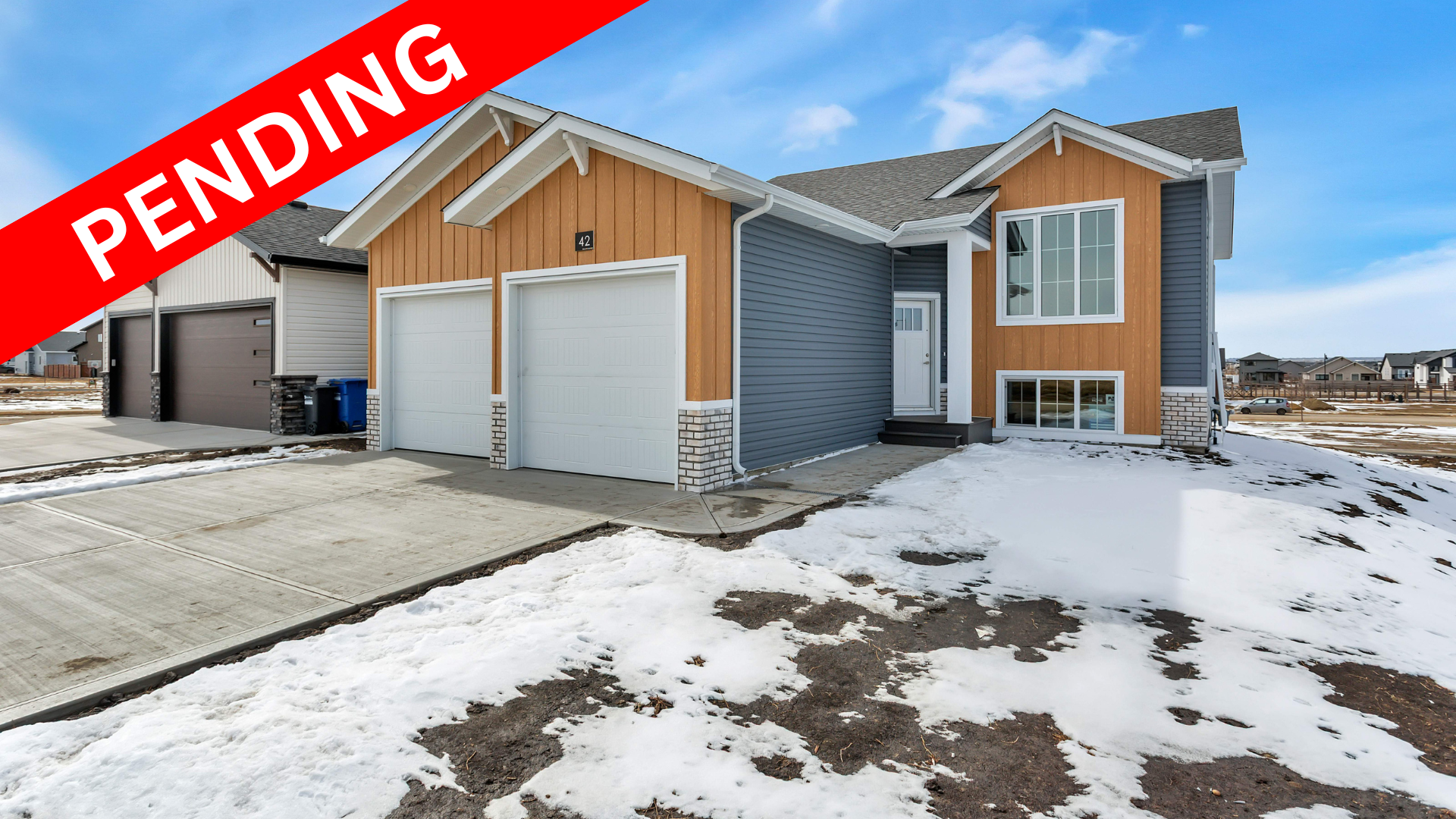 Red Deer - 42 Tarzwell Avenue - PENDING