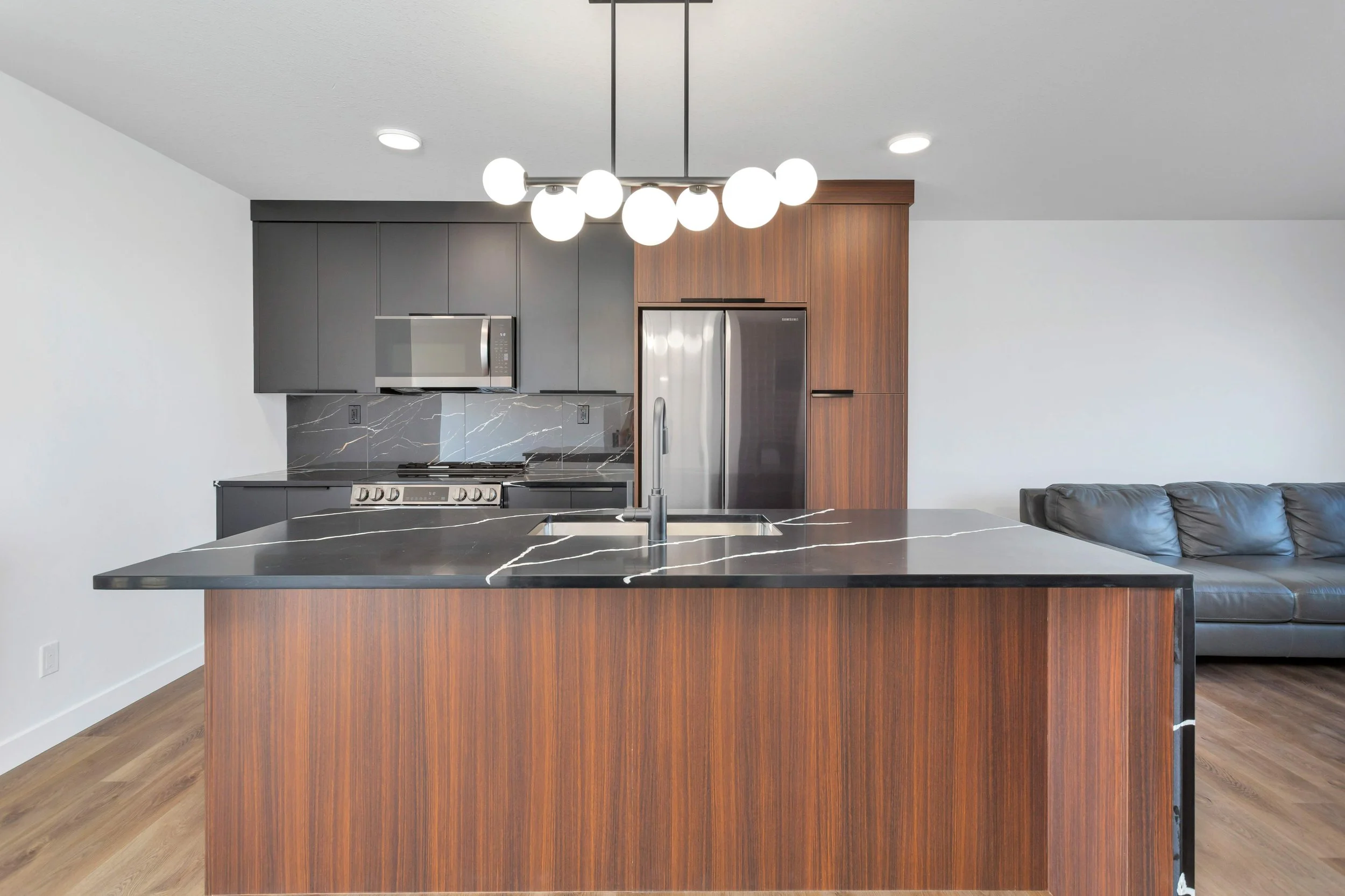 16 Violet Point, Sylvan Lake AB (13).jpg
