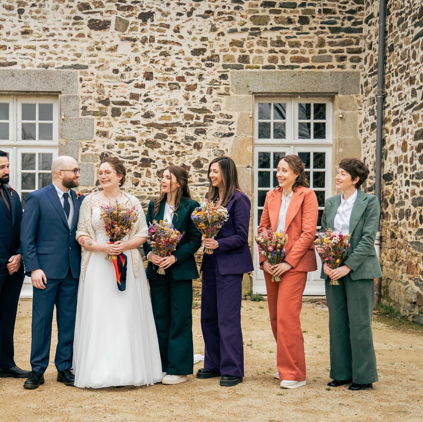 ✨

J&rsquo;avais le projet ambitieux de r&eacute;aliser les costumes de mes t&eacute;moins et demoiselles d&rsquo;honneur pour mon mariage ! 

Je suis partie de l&rsquo;id&eacute;e d&rsquo;avoir une tenue qui leur tiens chaud (quelle id&eacute;e, le 