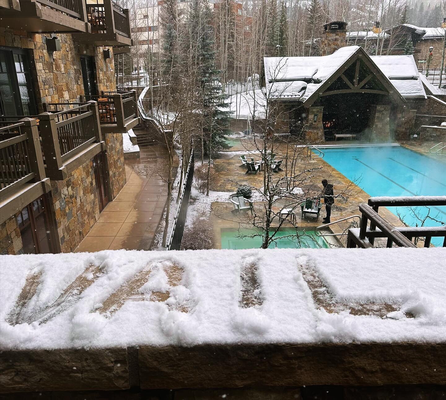 After a day of skiing, there&rsquo;s no better place to relax than at the @fsvail. 
Soak outside in one of the two hot tubs or heated pool. Or enjoy the Vail River Massage at the hotel&rsquo;s five star spa. 
The ski concierge can do everything from 