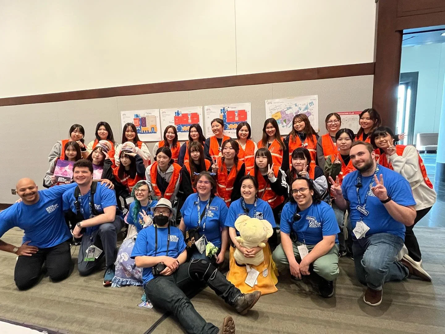Showa Boston was thrilled to partner with @animeboston to volunteer at this year’s convention! Over the weekend, students were able to attend the convention and help with various tasks including crowd control, logistics, and more. Thank you to