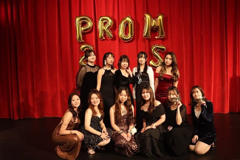 As part of our annual Spirit Week event, wing leaders planned and created their own Prom night on campus. This year’s theme was Masquerade, and students were able to enjoy snacks, dancing, entertainment, and more. 🎭✨
