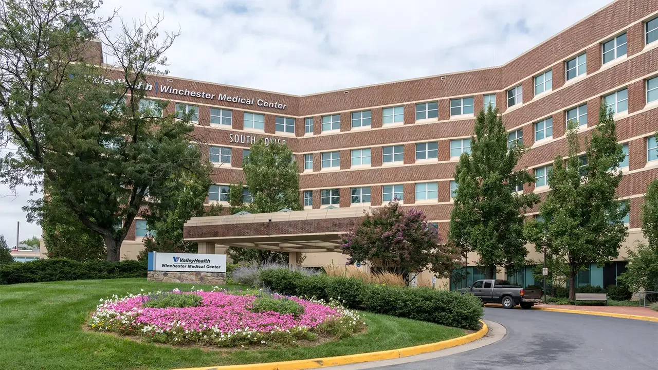 ED Docs Being Replaced by Private Equity-Owned Firm Call It a 'Kick in the Teeth'