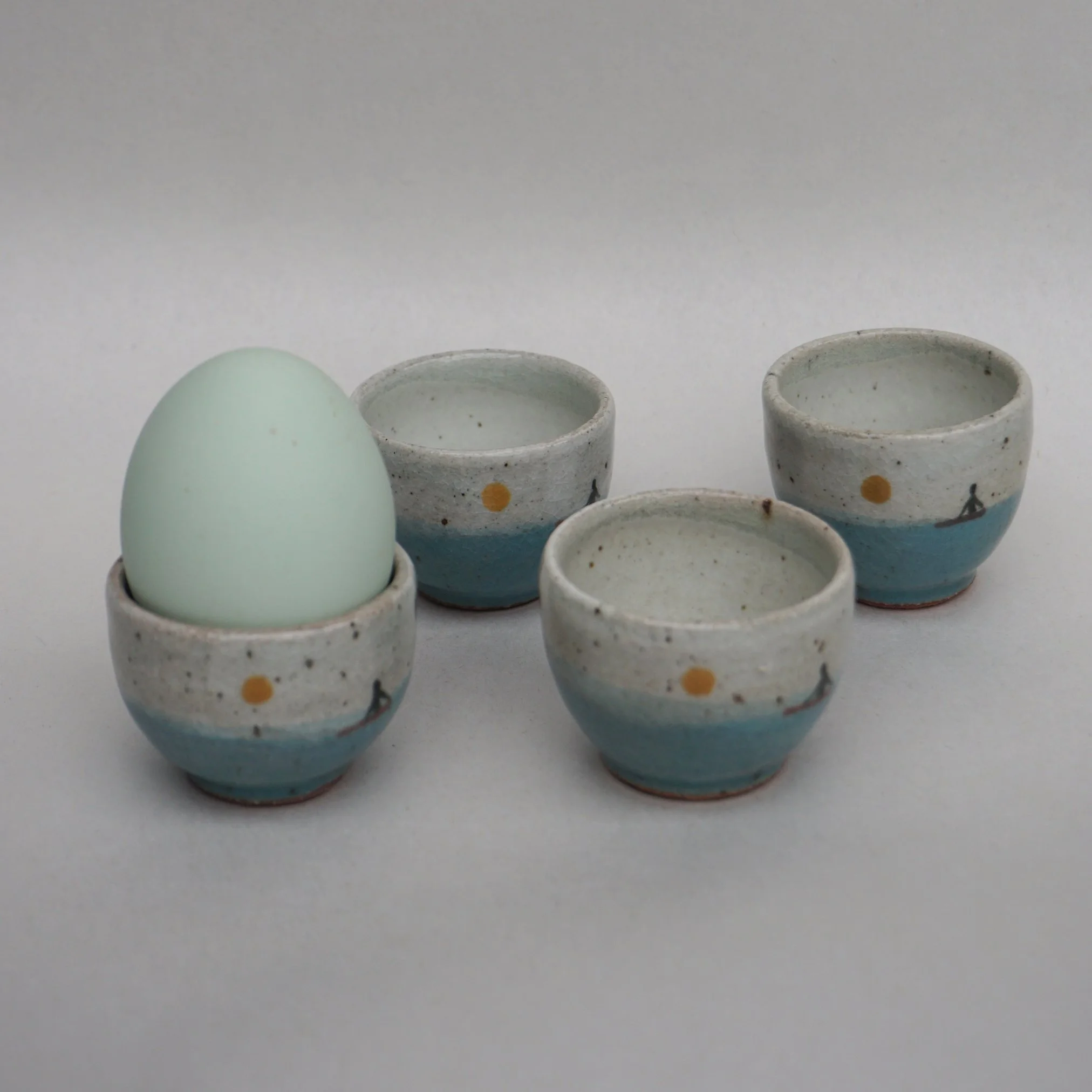 SURFER egg cup3.jpg
