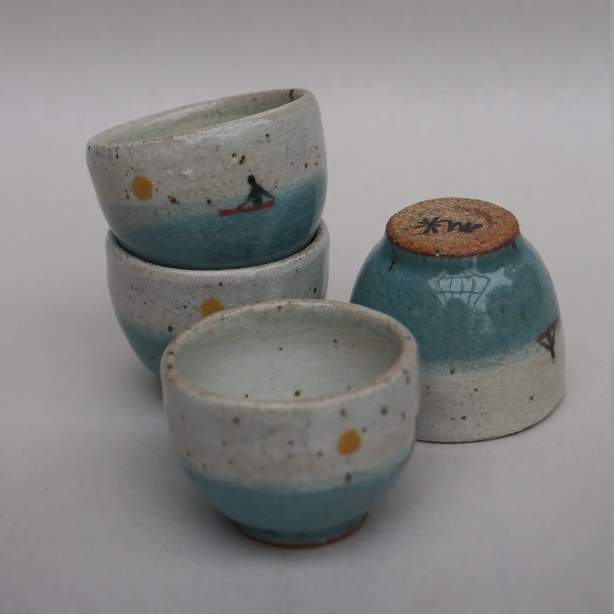 SURFER egg cup4.jpg