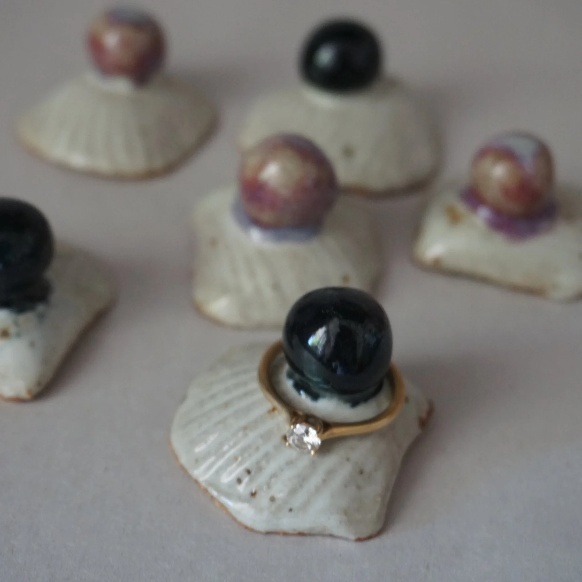 Black & m o pearl small pearl ring holder4.jpg
