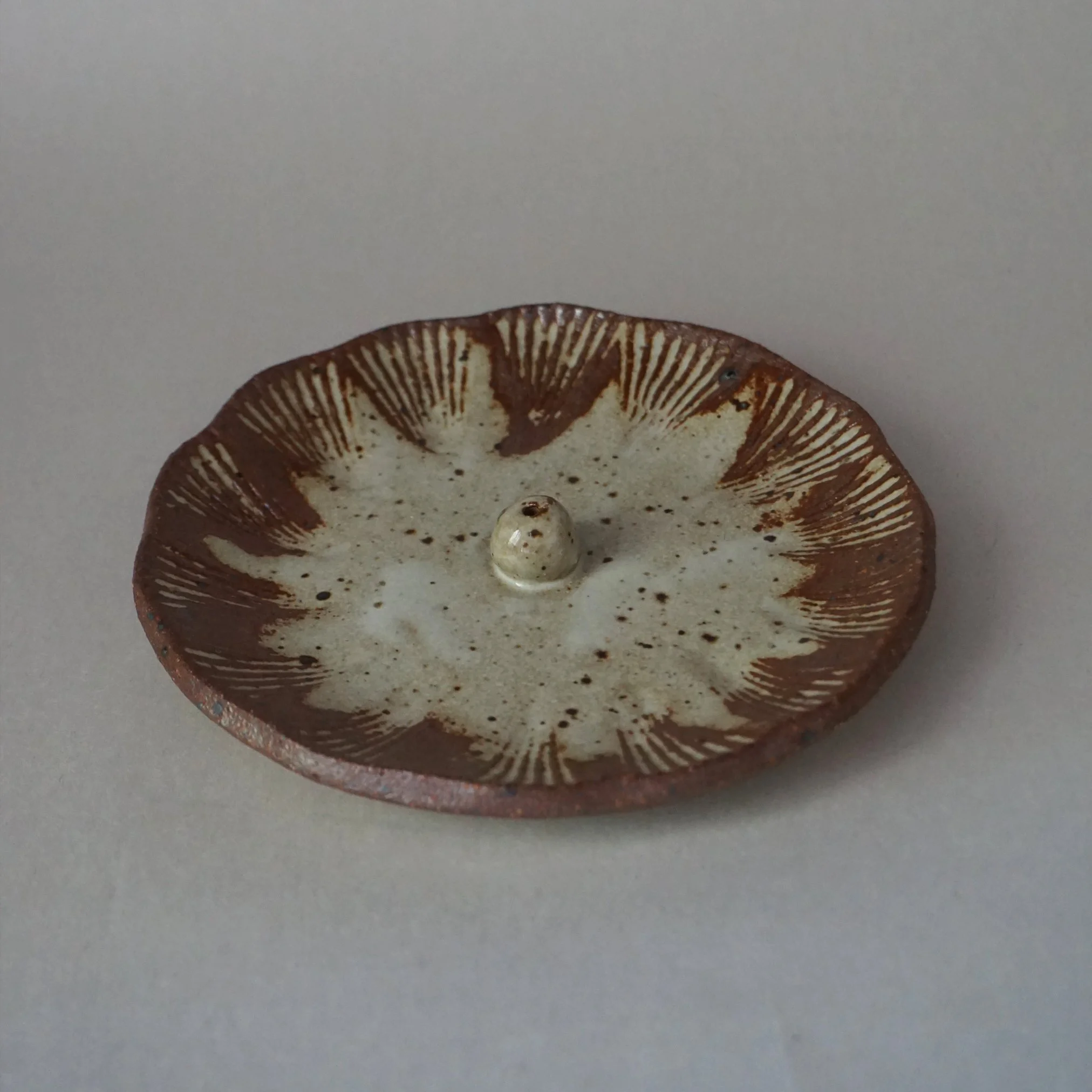 Shell and pearl incense holder9.jpg