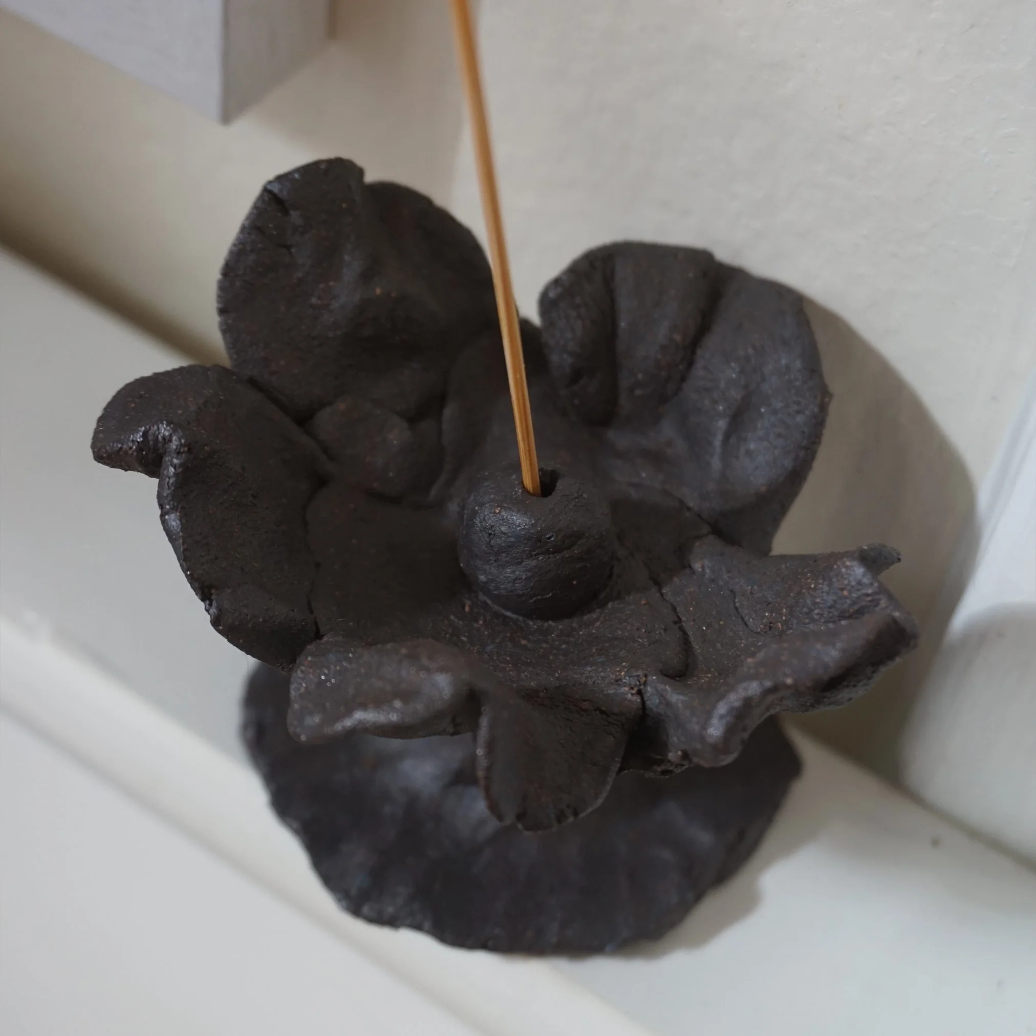 Black Flower Incense holder7.jpg
