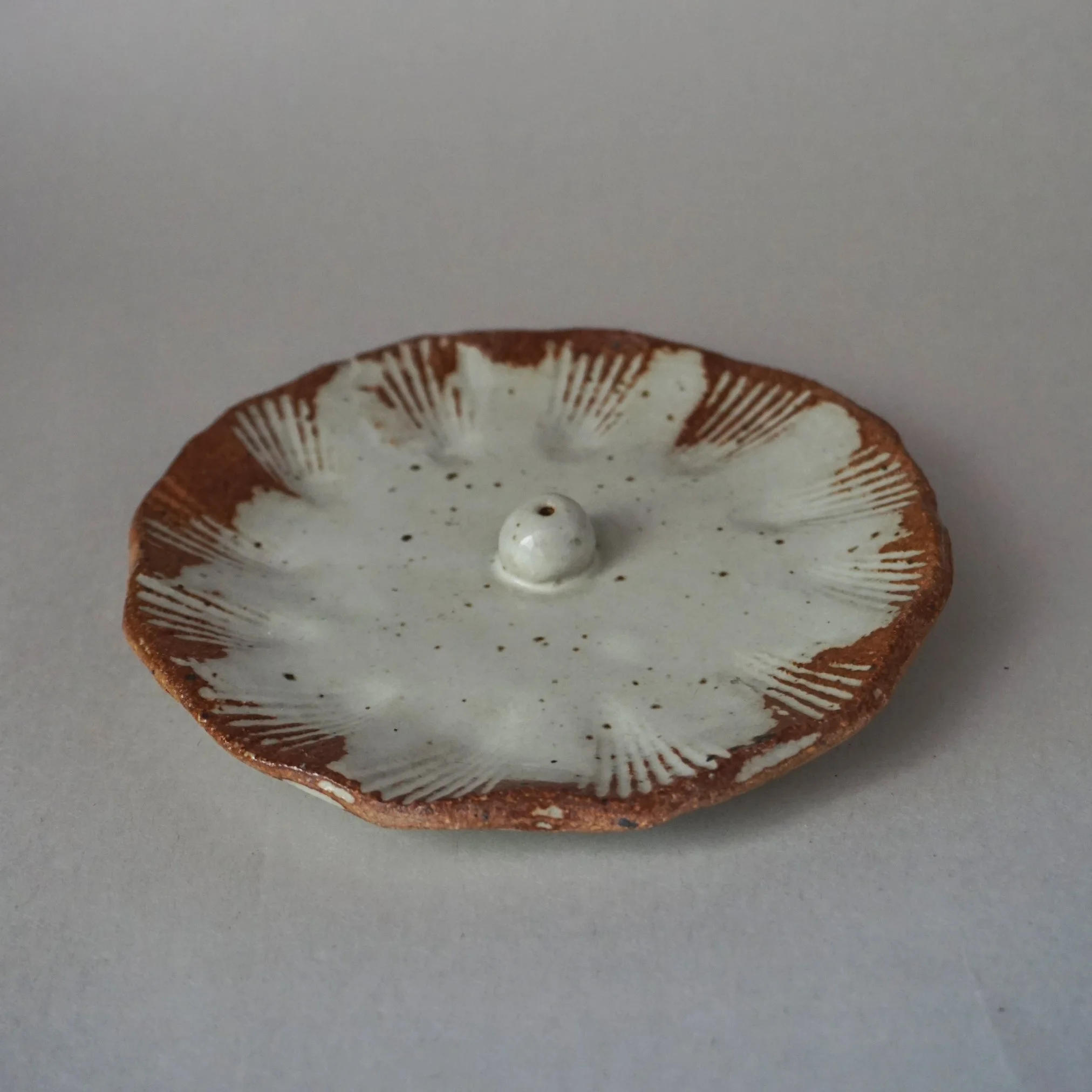 Shell and pearl incense holder10.jpg