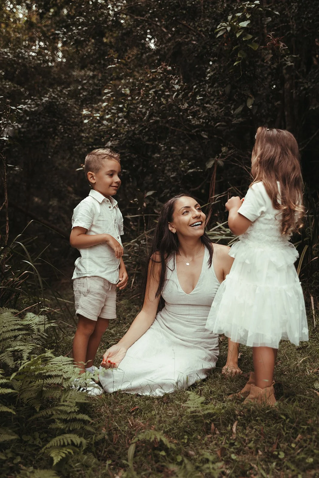 J_ R & V_family_wollongong_sol flare photography-64.jpg