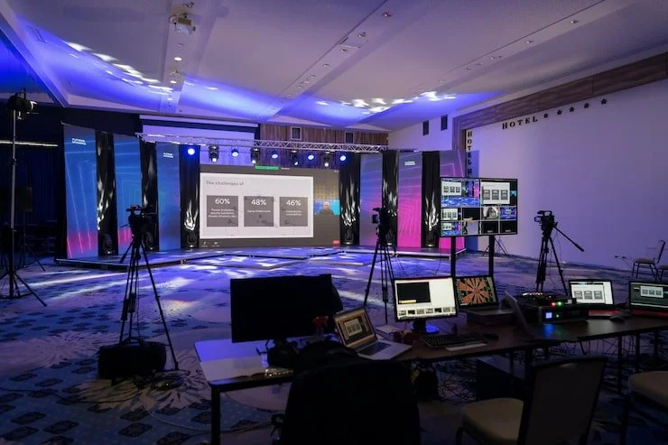 How Stage Design Shapes Live Shows in Los Angeles Venues — Ovation Square