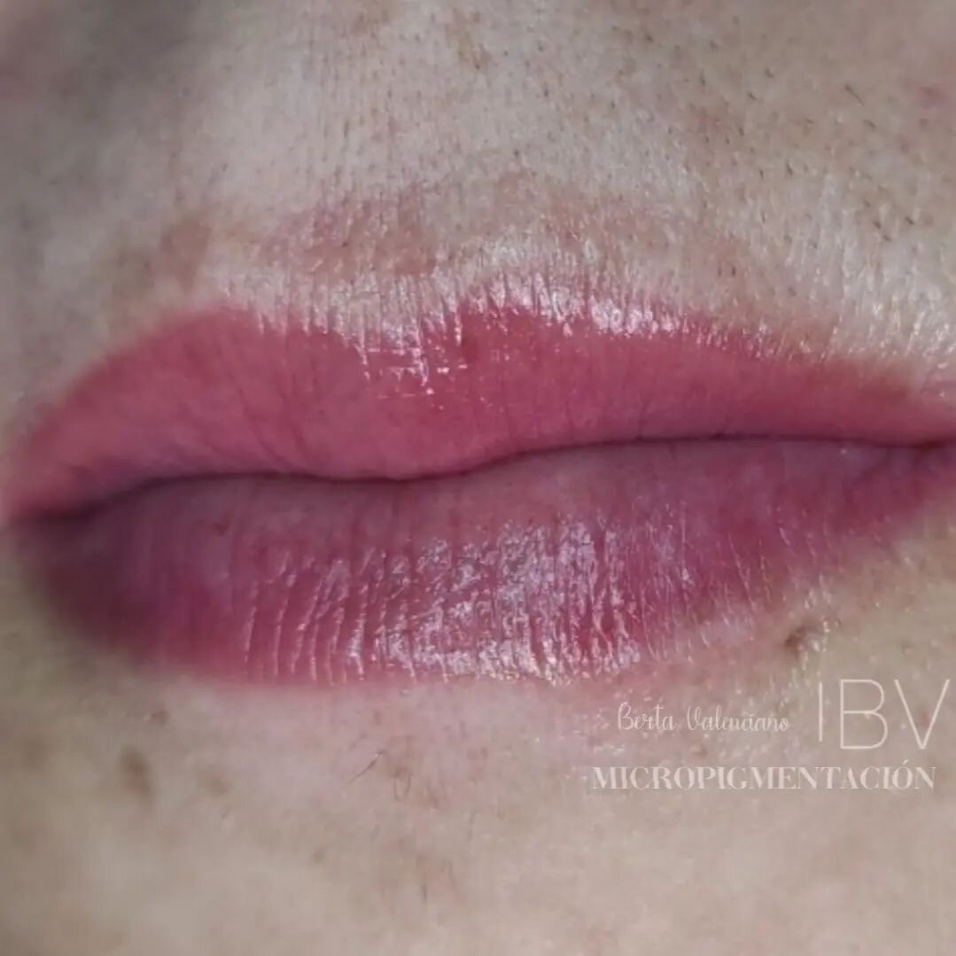 Muchas mujeres buscan mejorar sus labios con la t&eacute;cnica de #Micropigmentacion.
.
.

De una manera #natural, la forma del labio mejora notablemente 💋 sin la necesidad de tener que marcar el labio con l&iacute;neas y perfiles.
.
.

Aportando a 