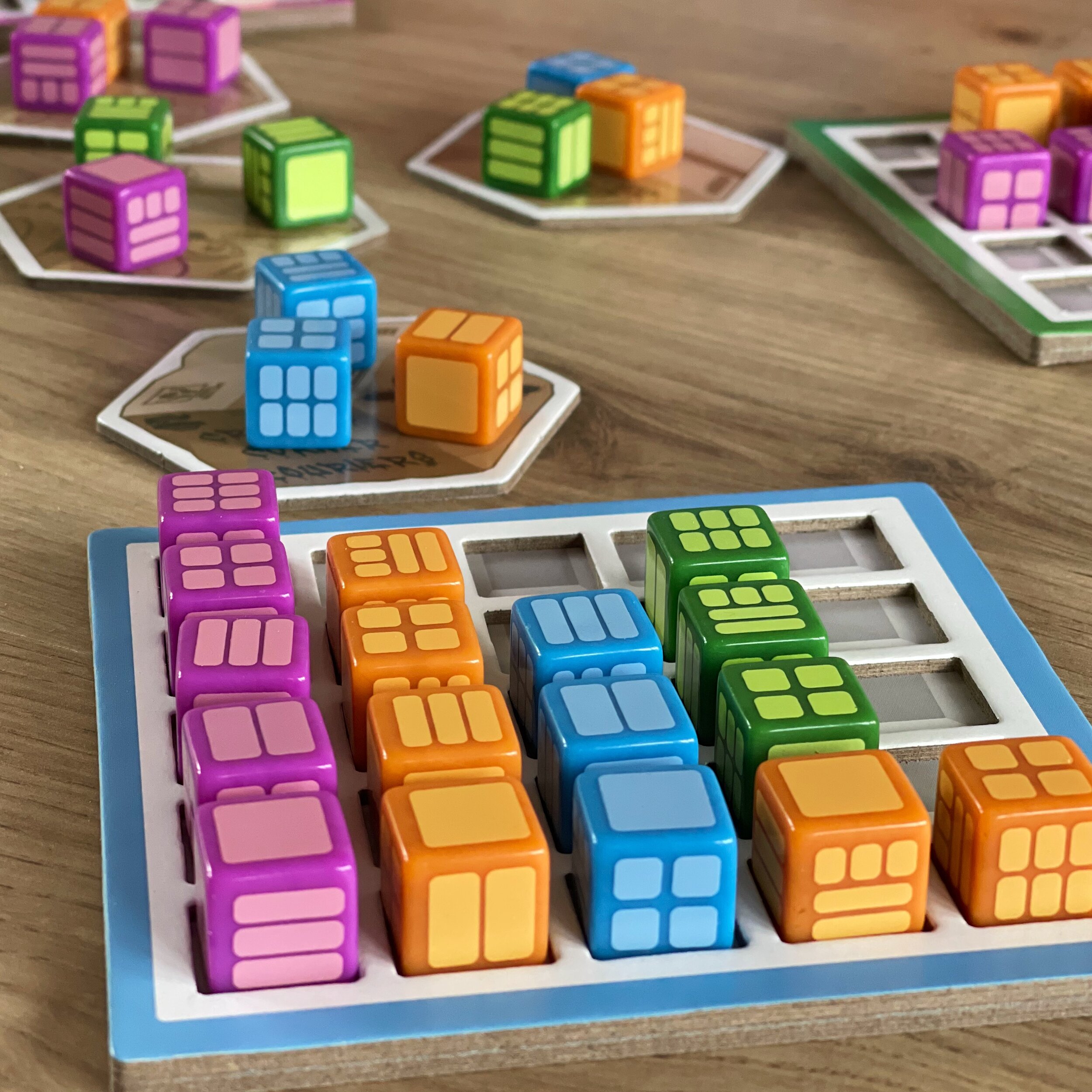 ShelfieStacker_DiceonBoard.jpg