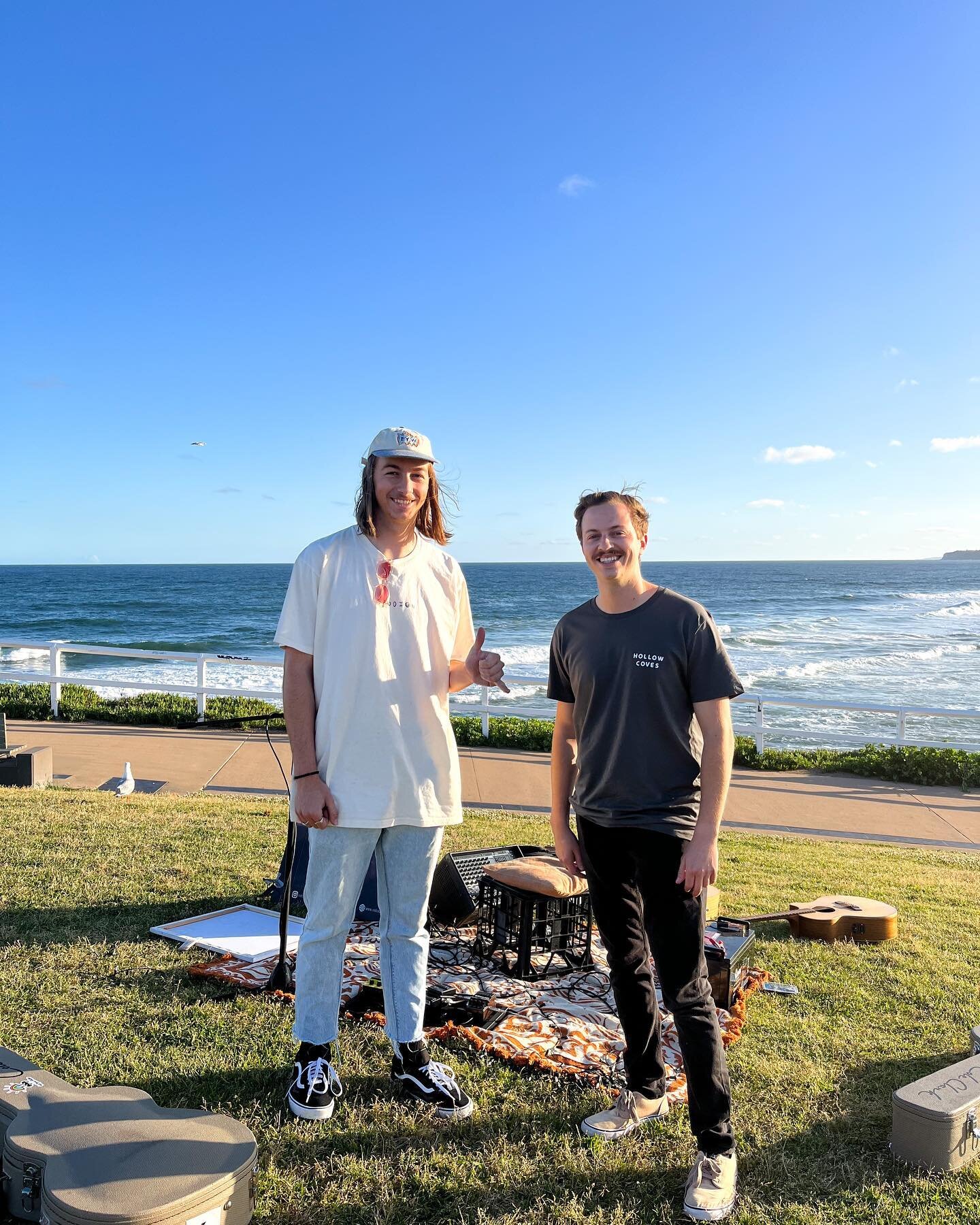 Proudly wearing my @hollowcoves merch while busking on Aus music t-shirt day with @kaiwestmusic last week ☀️ so beautiful making new friends each evening &amp; connecting through music. 

Swipe left to see more merch from Australian artists that make