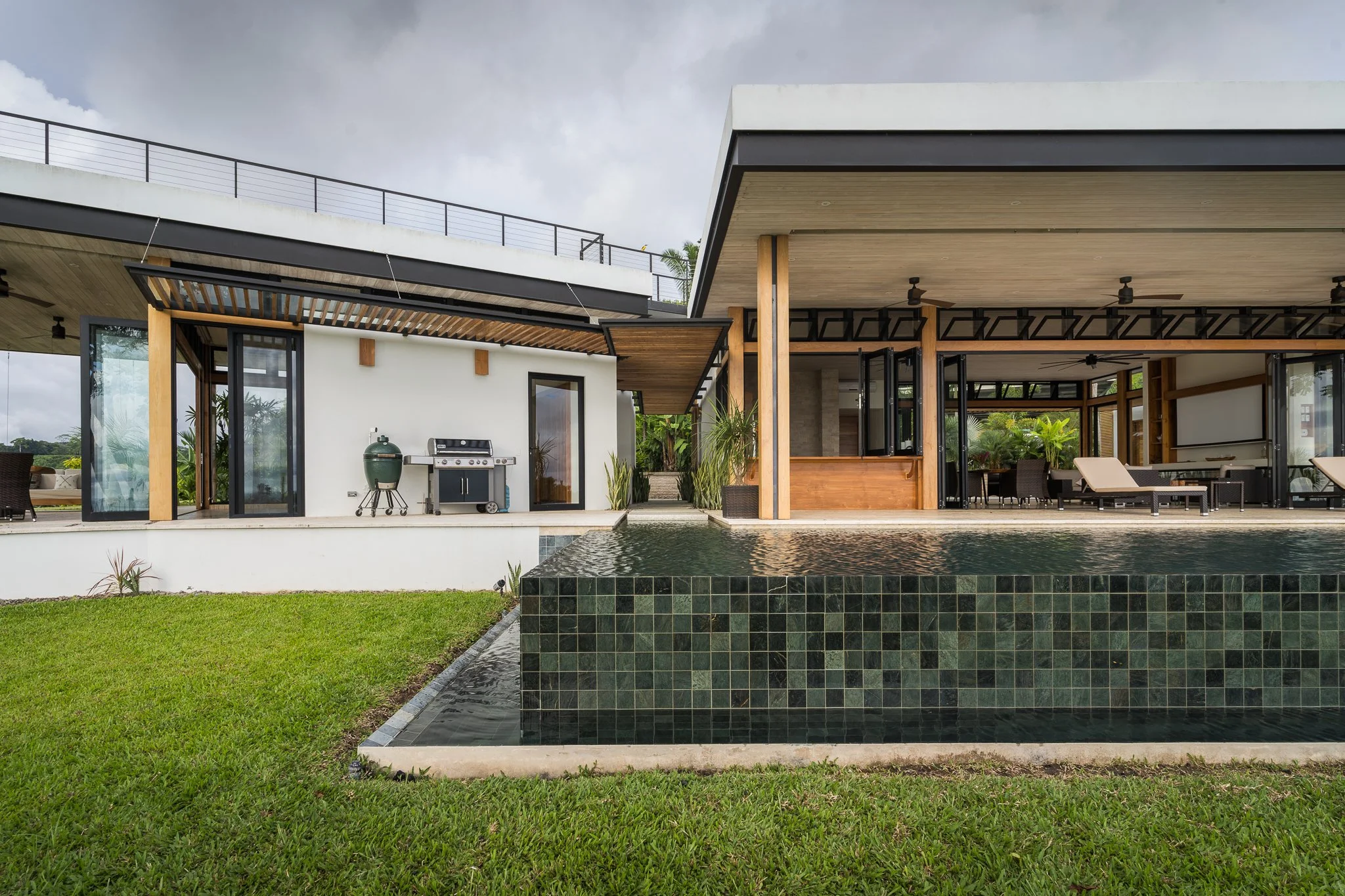 De La Tierra y el Mar_A50.jpg