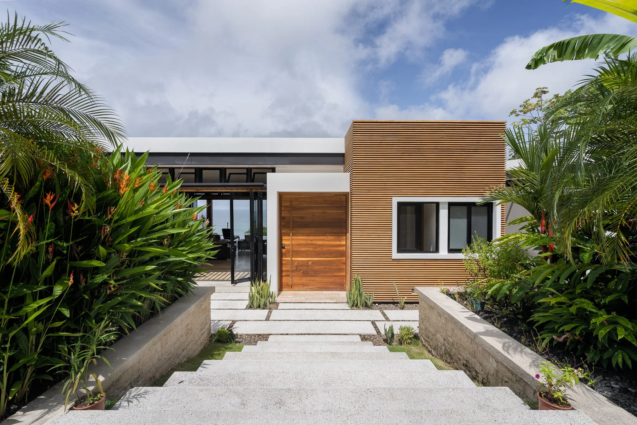 De La Tierra y el Mar_A02.jpg