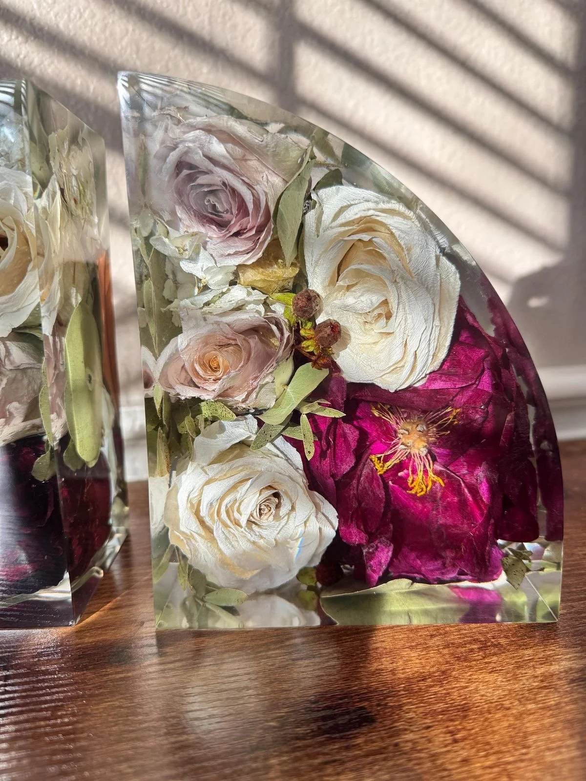 flower preservation in epoxy resin bookends