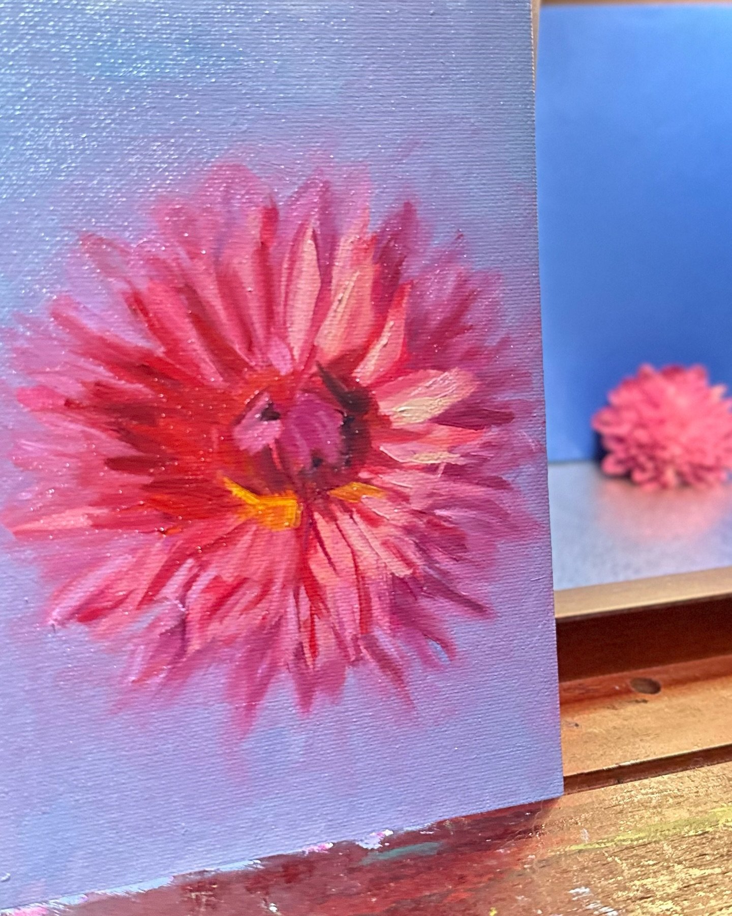 Diwali vibes! 🌸✨ I got these pink chrysanthemums for the Diwali Pooja, the festival of light, and I felt inspired to paint one 🎨 ⁣
⁣
Here&rsquo;s a quick study of the chrysanthemum, capturing the spirit of the season and the heritage I carry from I
