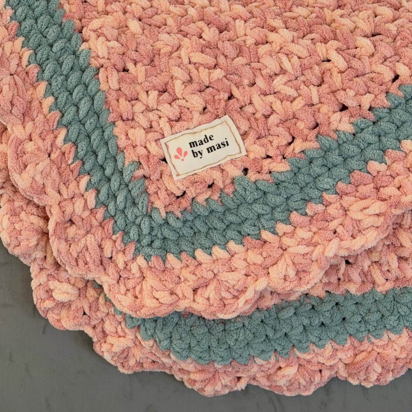 🧶🐣💗&hellip;

My second crochet project is complete and it&rsquo;s a baby blanket for my cousin&rsquo;s little princess💕

&ldquo;Masi&rdquo; means mom&rsquo;s sister, which is a title I am so proud and honored to have :&rsquo;)

I used the @bernat