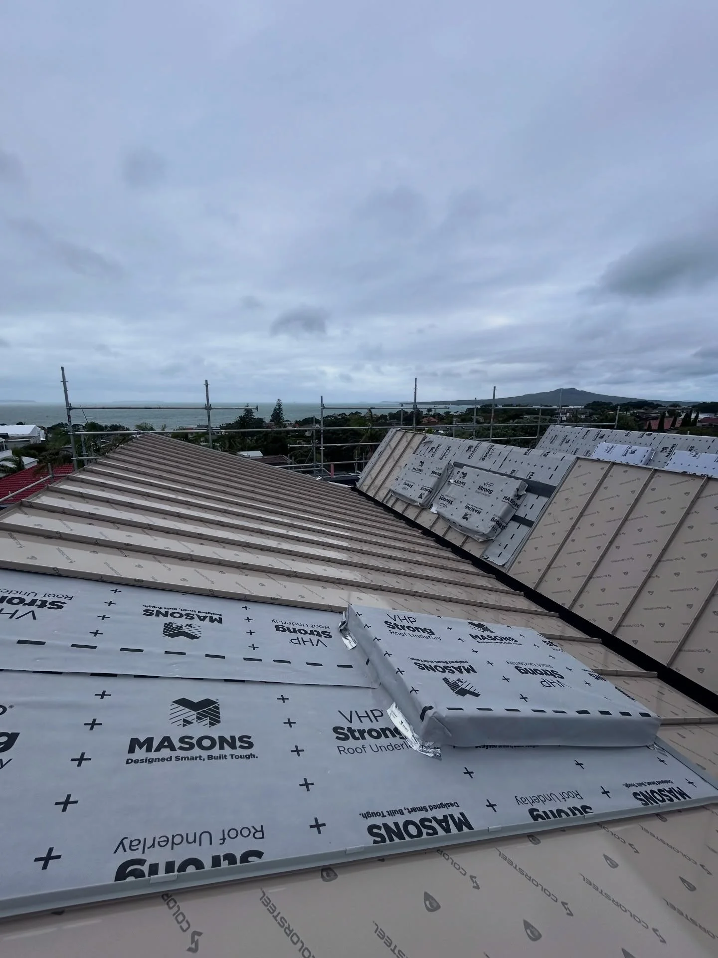 Roof going on.

A another milestone for the build at Hauraki Corner as @metalharttroofing begin installing the roof &mdash; starting the process of getting the homes dry and protected from the elements.

It&rsquo;s also the first glimpse of one of th