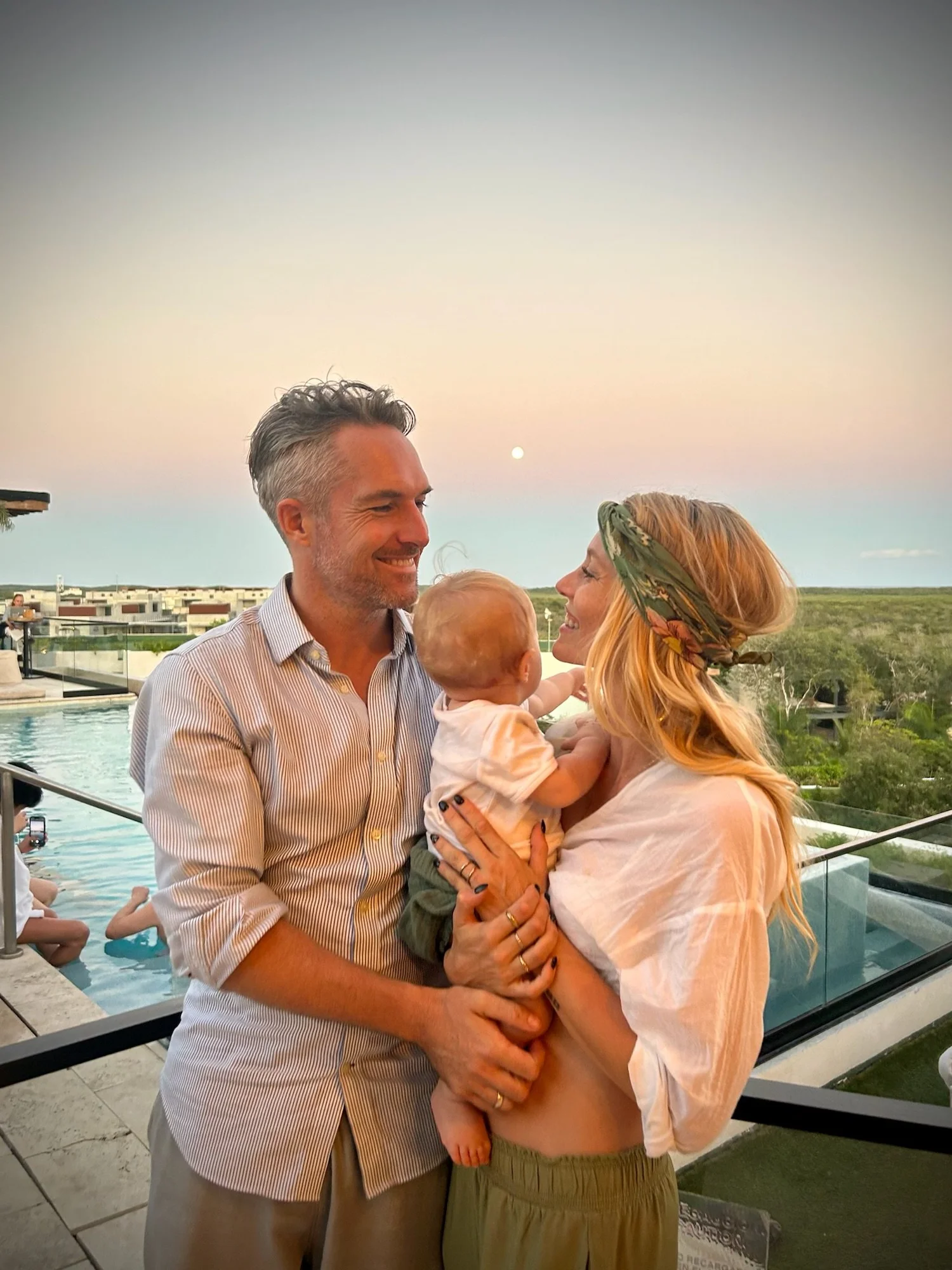 Liefs Tulum — Thomas and Fem with their family