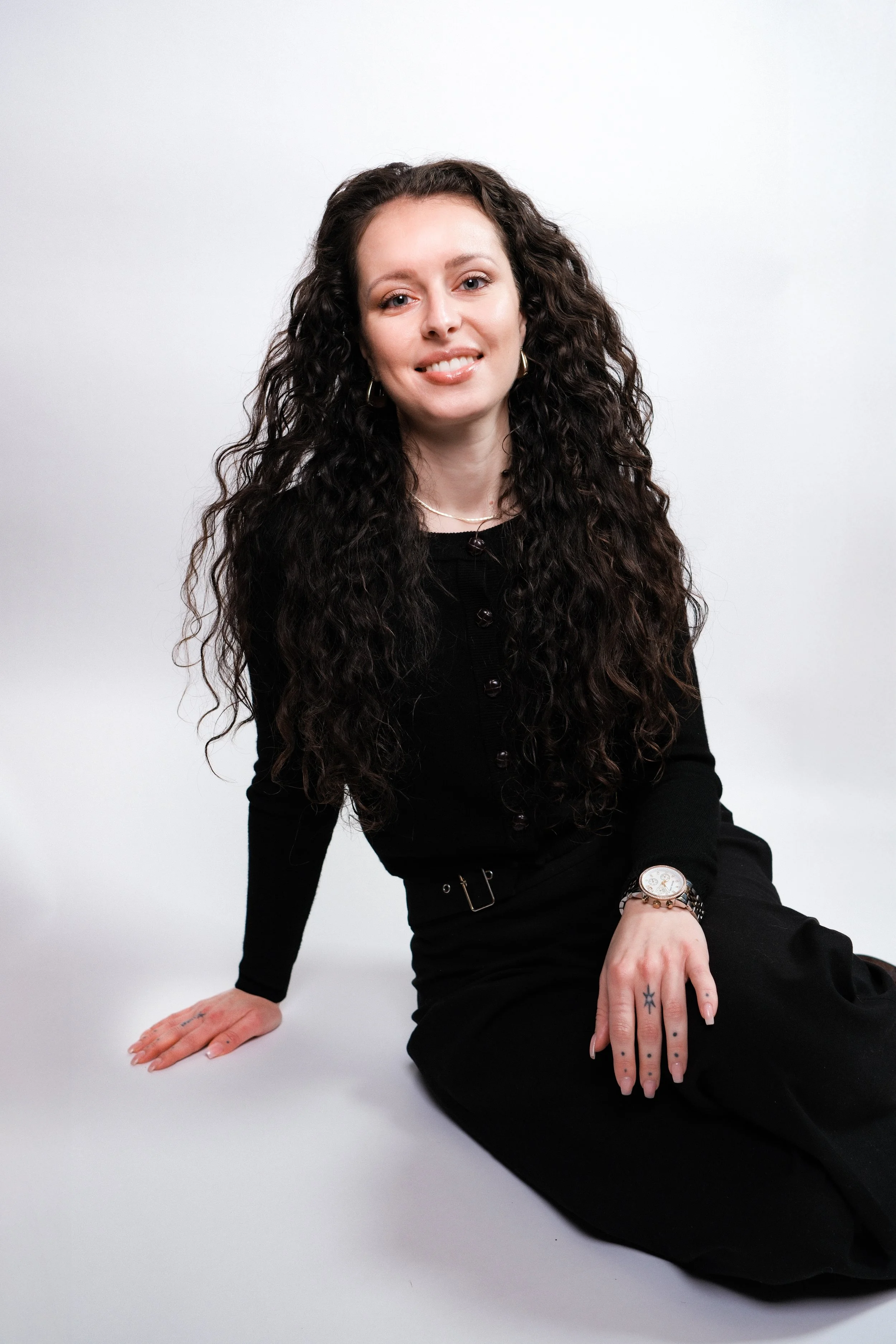 Dr. Angelica Barron Maulucci, DSW, LCSW, founder of GlowUp GlowTogether
