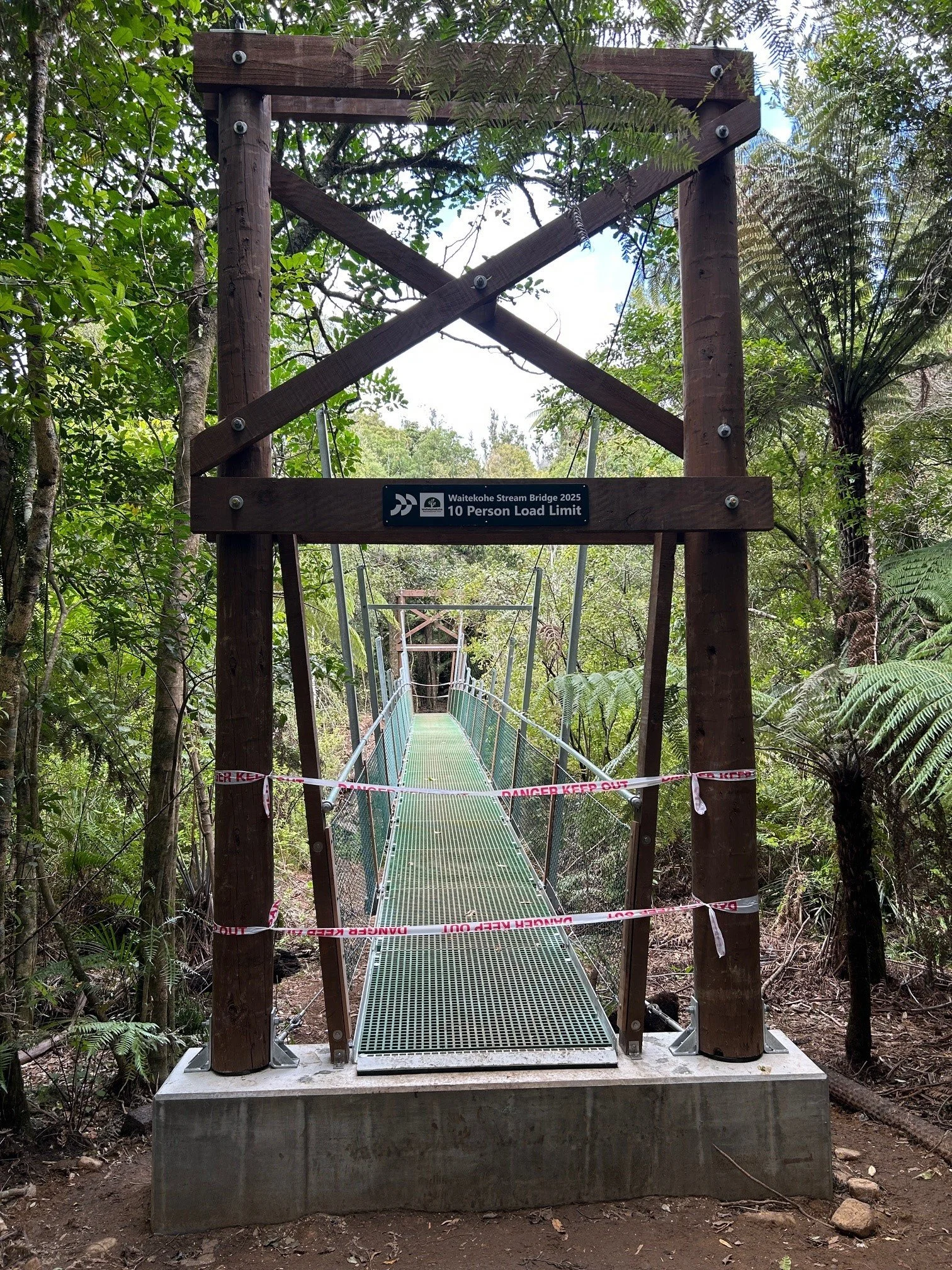 Bridge under construction.jpg