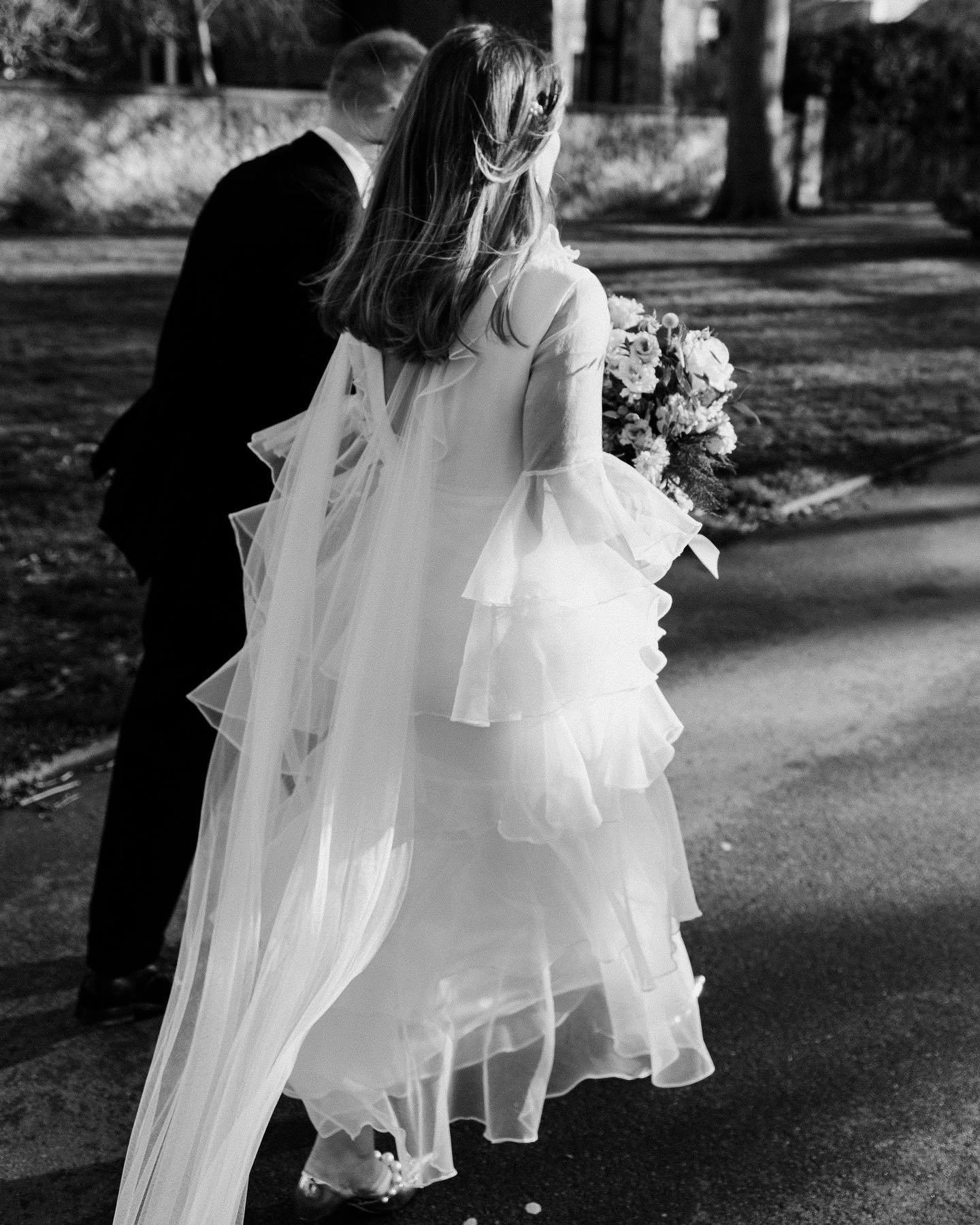 It&rsquo;s a walk in the park when you choose a Kindling gown🕊️ 

Kindling Real Bride Emily &amp; Matthew 

Photo @dandjweddingphotography 

#realbride #lyellown #modernbride #londonbride #londonwedding #hackneytownhall #modernweddingdress #custombr
