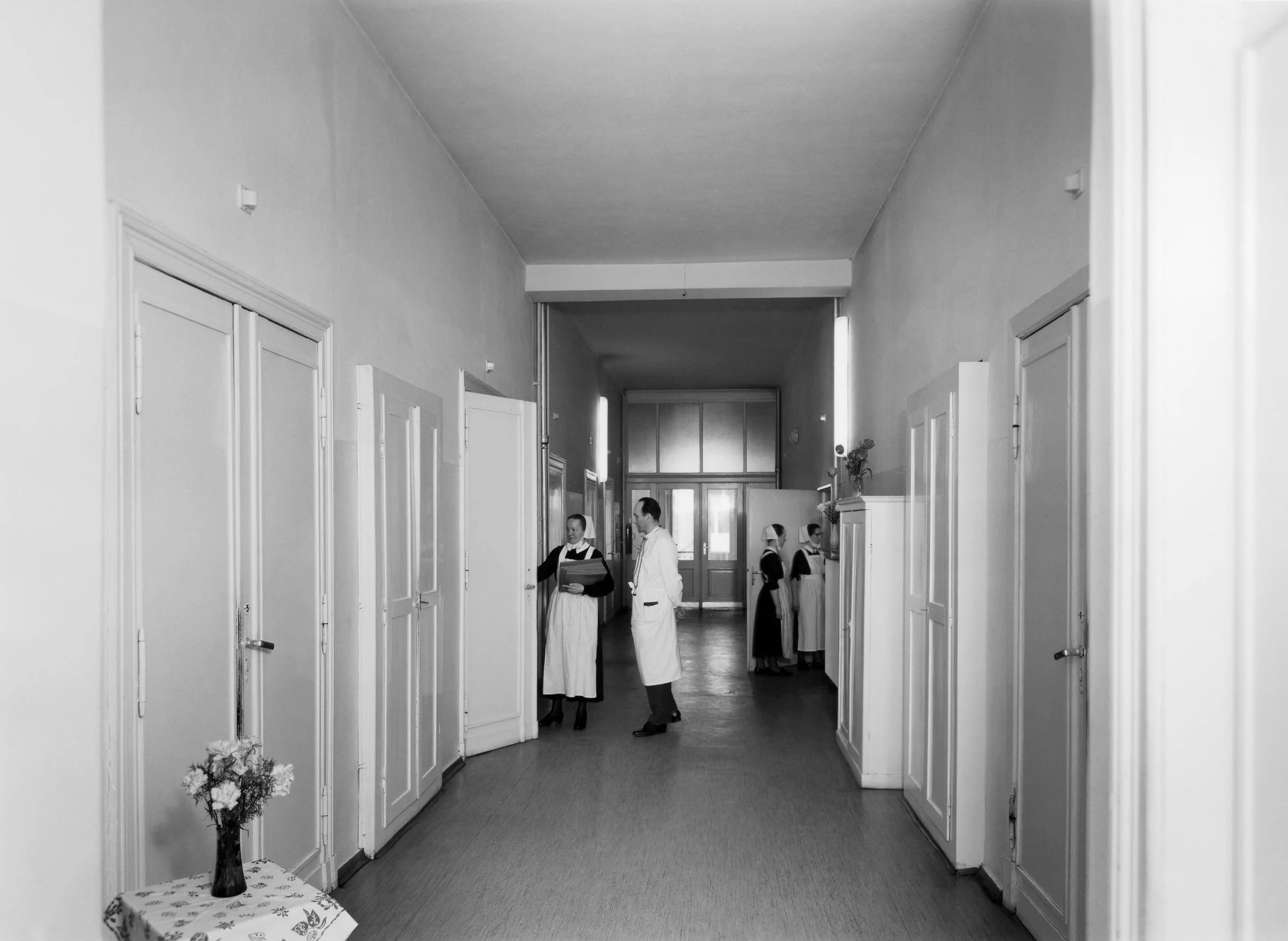Krankenhausflur im Paul-Gerhardt-Stift, Ende der 1950-er Jahre.