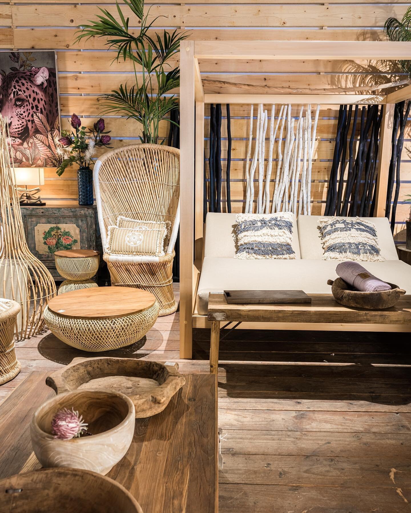 Transform your home with our selection of natural and rustic furniture. Visit us today at our store in Ibiza @livingmoodibiza