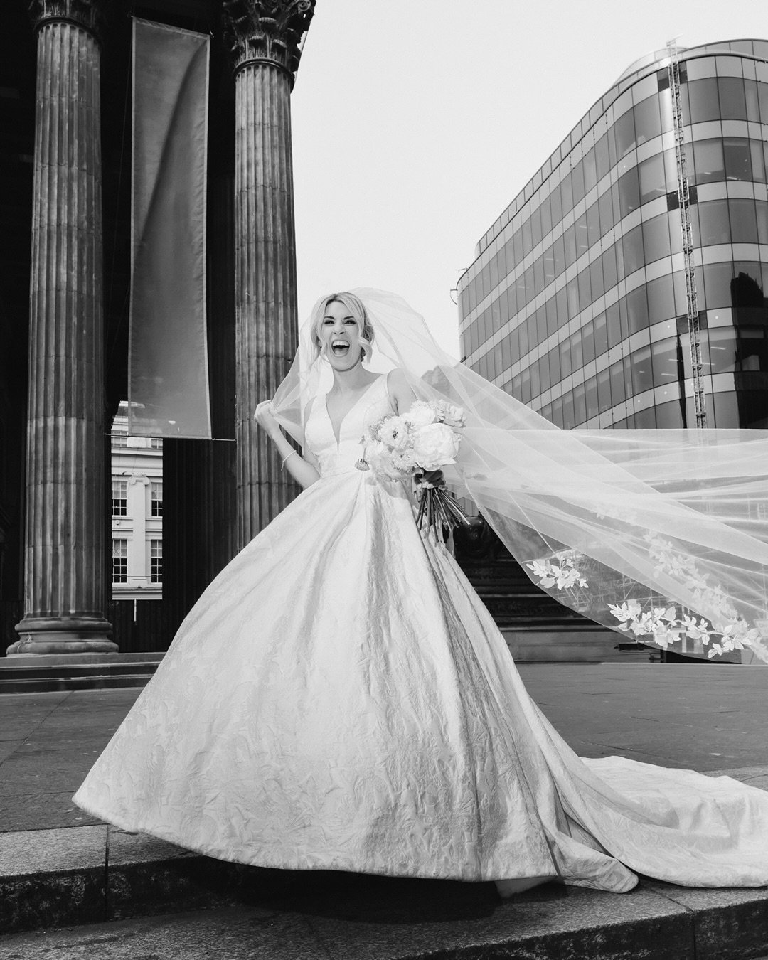 Jenna &amp; Brooks // The Exchange

Let&rsquo;s talk about this day! The dress? Insane. The veil? Unreal. Jenna got her Sex &amp; the City moment (complete with flyaway veil) &amp; ran with it. These two&hellip; they didn&rsquo;t just turn up, they t
