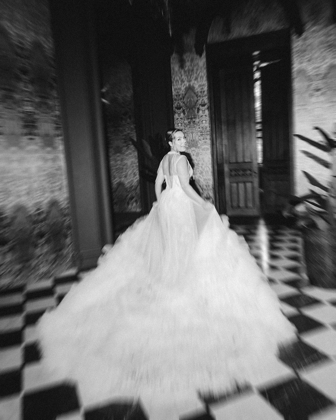 A glimpse into all of the iconic bridal looks from this @opus_couture shoot at the stunning @marhallresort ✨

venue - @marhallresort 
photographer - @connorbarrettphotography 
dresses - @opus_couture 
model - @clairepayling_ 
mua - @nicoleyoung.mua 
