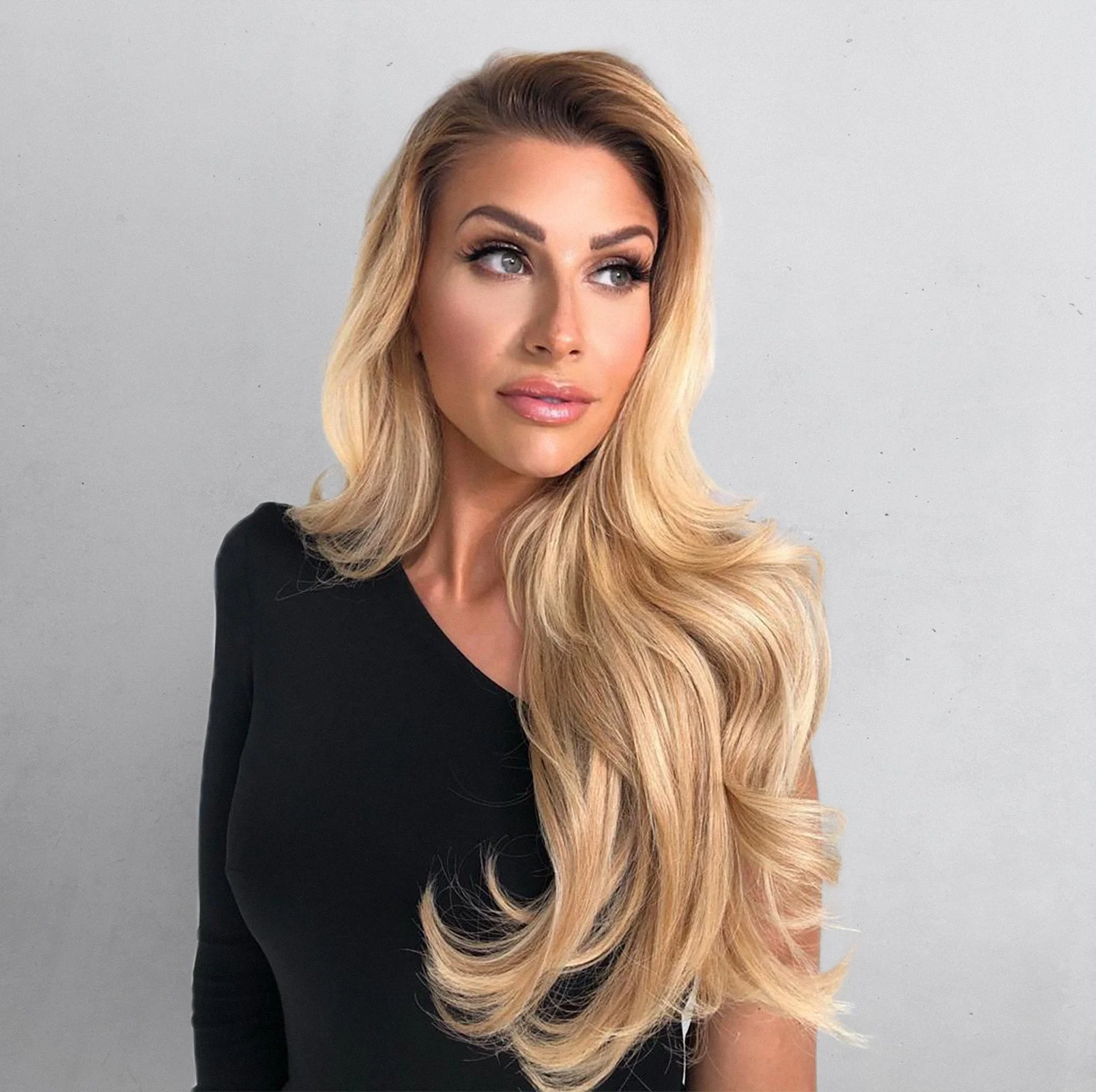  Mrs Hinch    
 Enquire →  