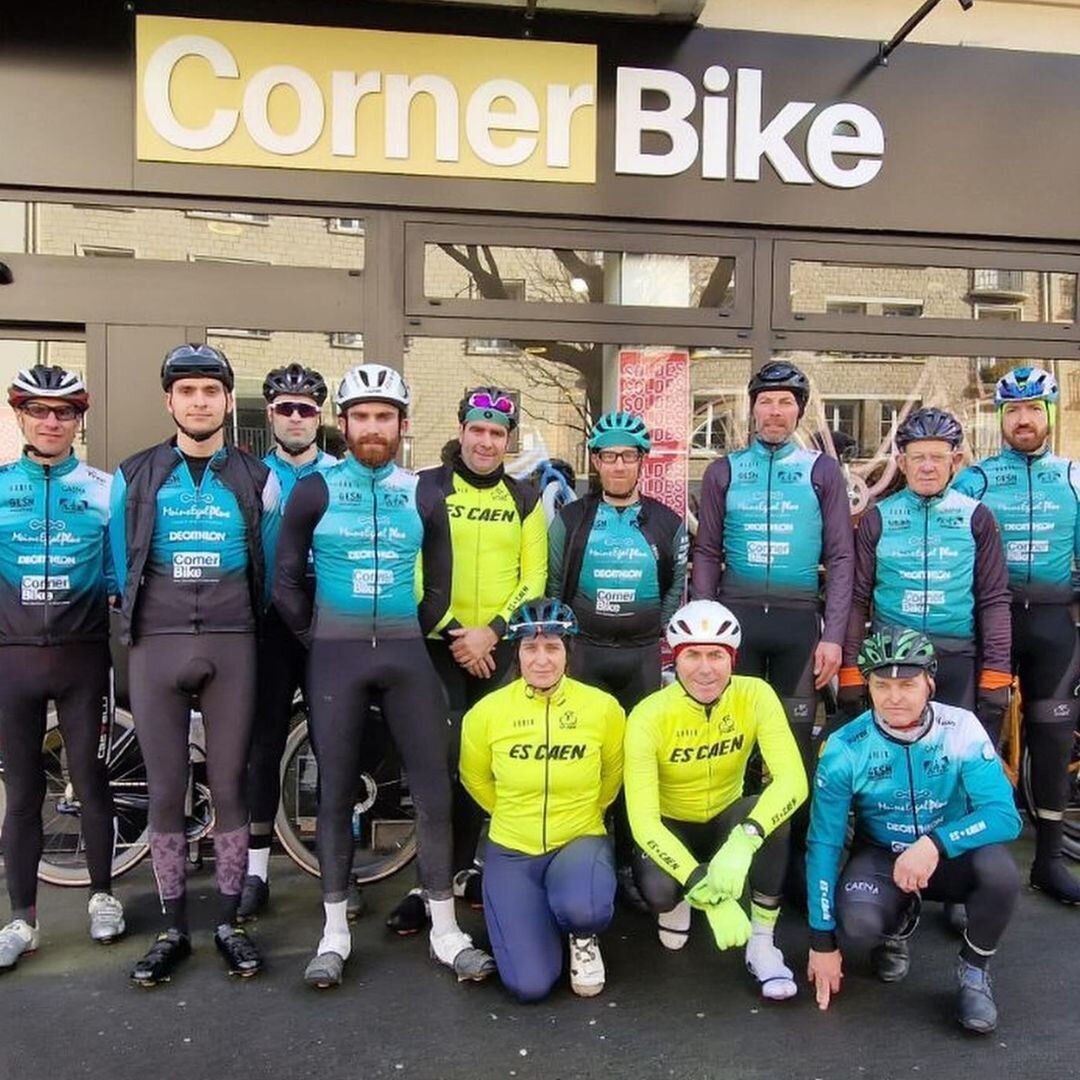 𝑬𝑺 𝑪𝑨𝑬𝑵
L'@es_caen s'est donn&eacute; rendez-vous &agrave; Corner Bike pour le d&eacute;part d'une belle sortie de 75km ! L'occasion de faire quelques photos avec ce beau maillot ! 😍

On esp&egrave;re le voir briller sur les podiums en 2024