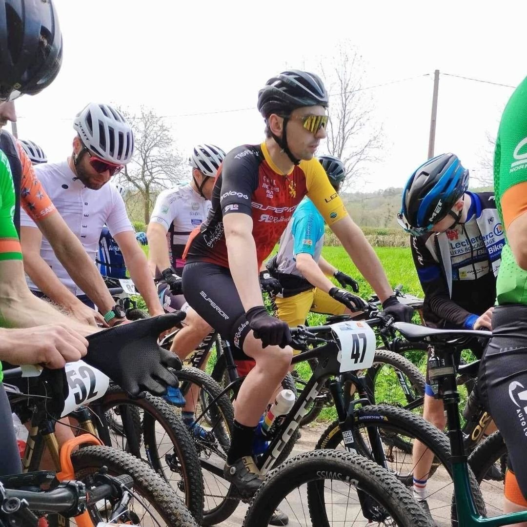 MARATHON  VTT DU MONT D'ANCRE 🏔

Ce week-end avait lieu le Marathon VTT du Mont d'Ancre, organis&eacute; par notre club partenaire Aunay VTT ! L'occasion pour notre coll&egrave;gue Paul de s'aligner sur l'&eacute;preuve marathon (65 km) ! 

Une 