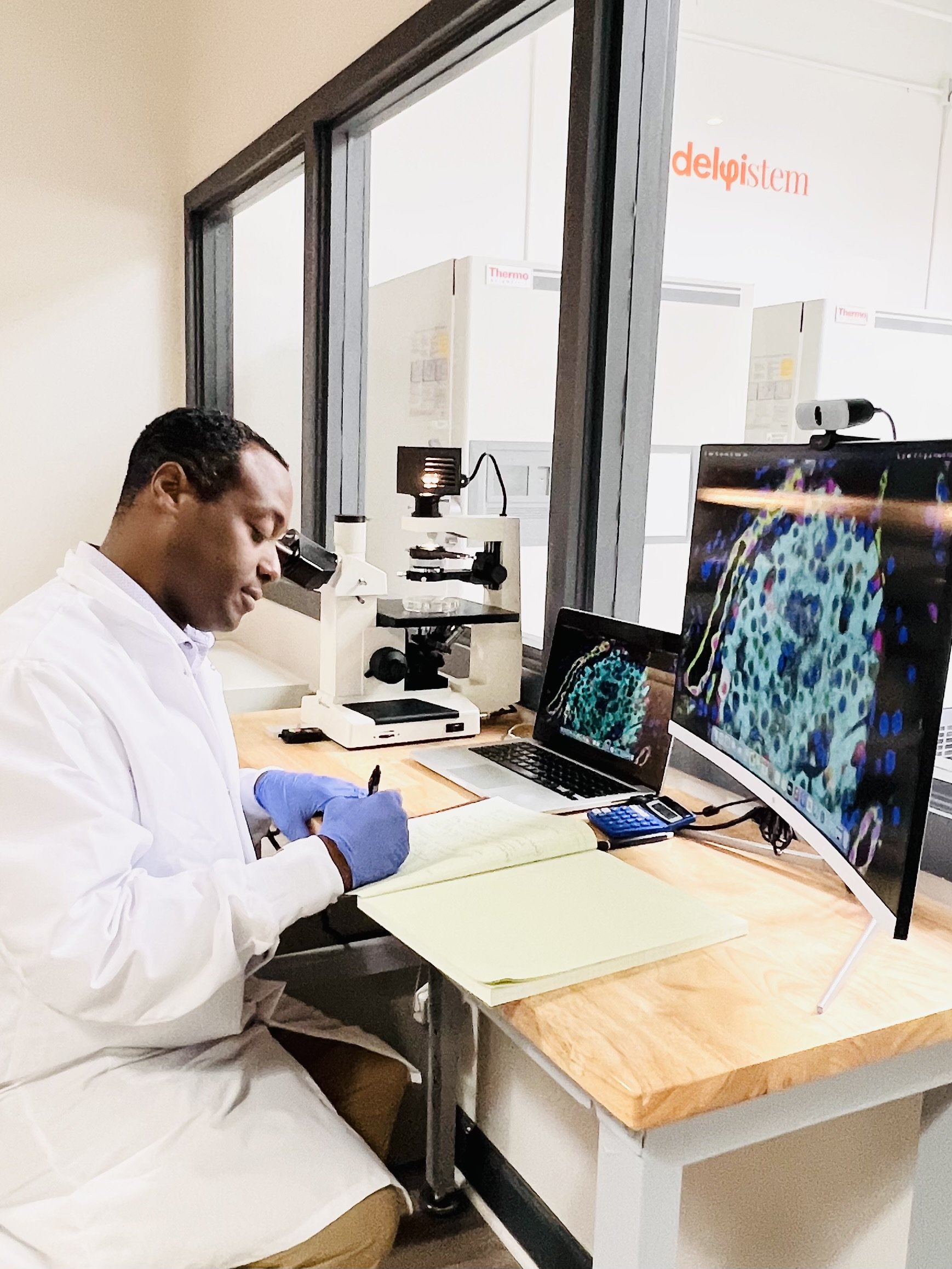 Dr. Noel Moya, PhD, delphistem CEO & Co-Founder